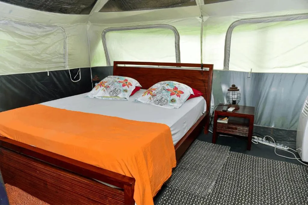 Bedroom, Bed in Redoute Paradise