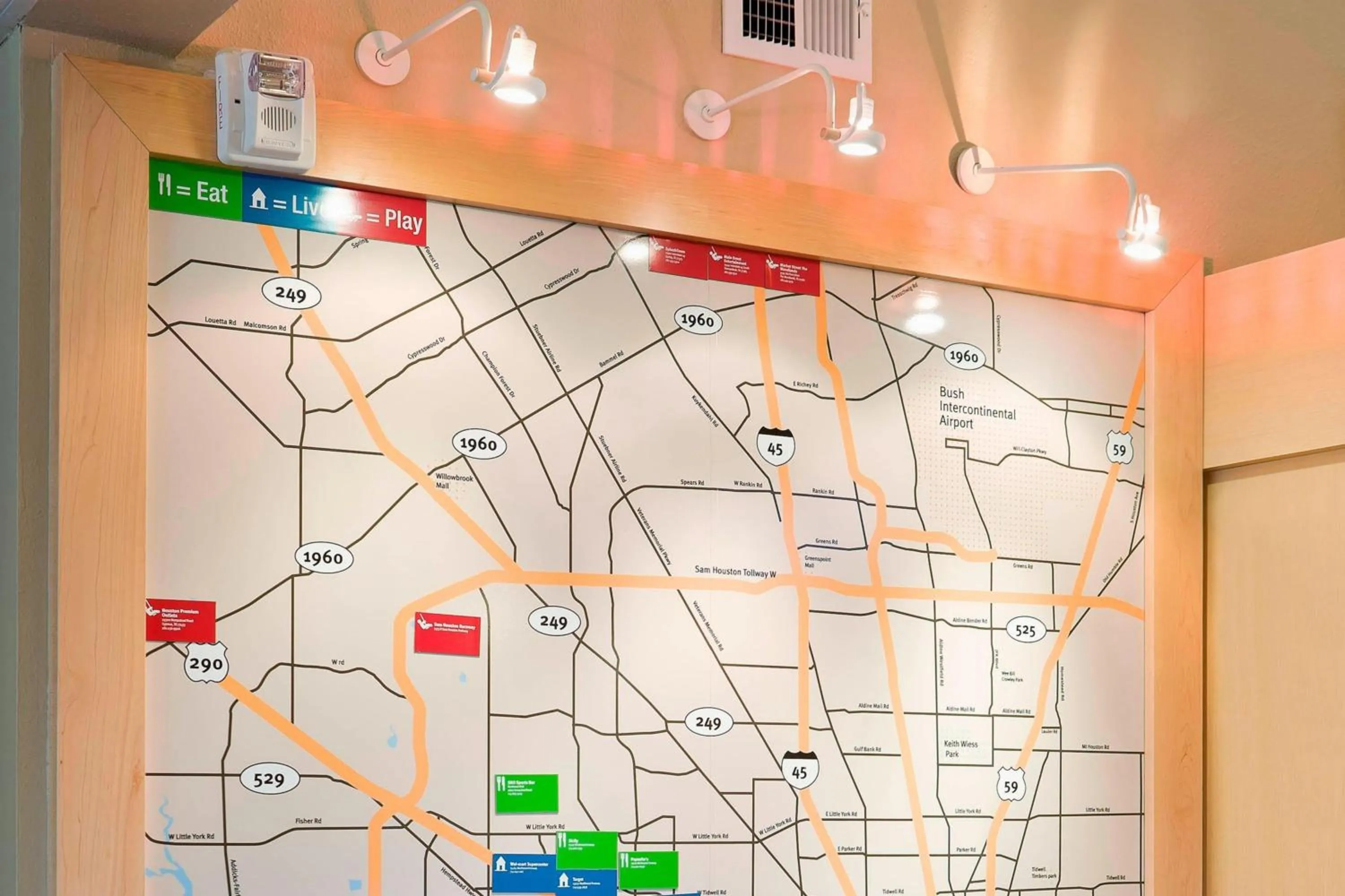 Property building in Sonesta Simply Suites Houston Brookhollow