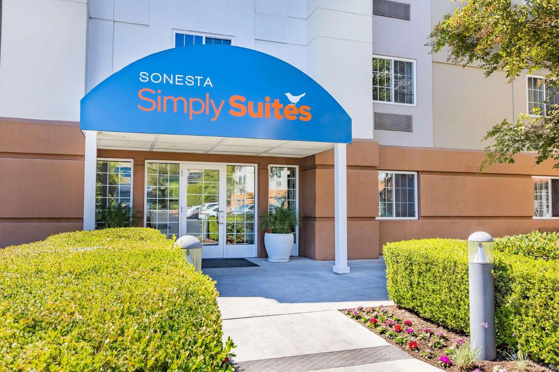 Property building in Sonesta Simply Suites Houston Brookhollow