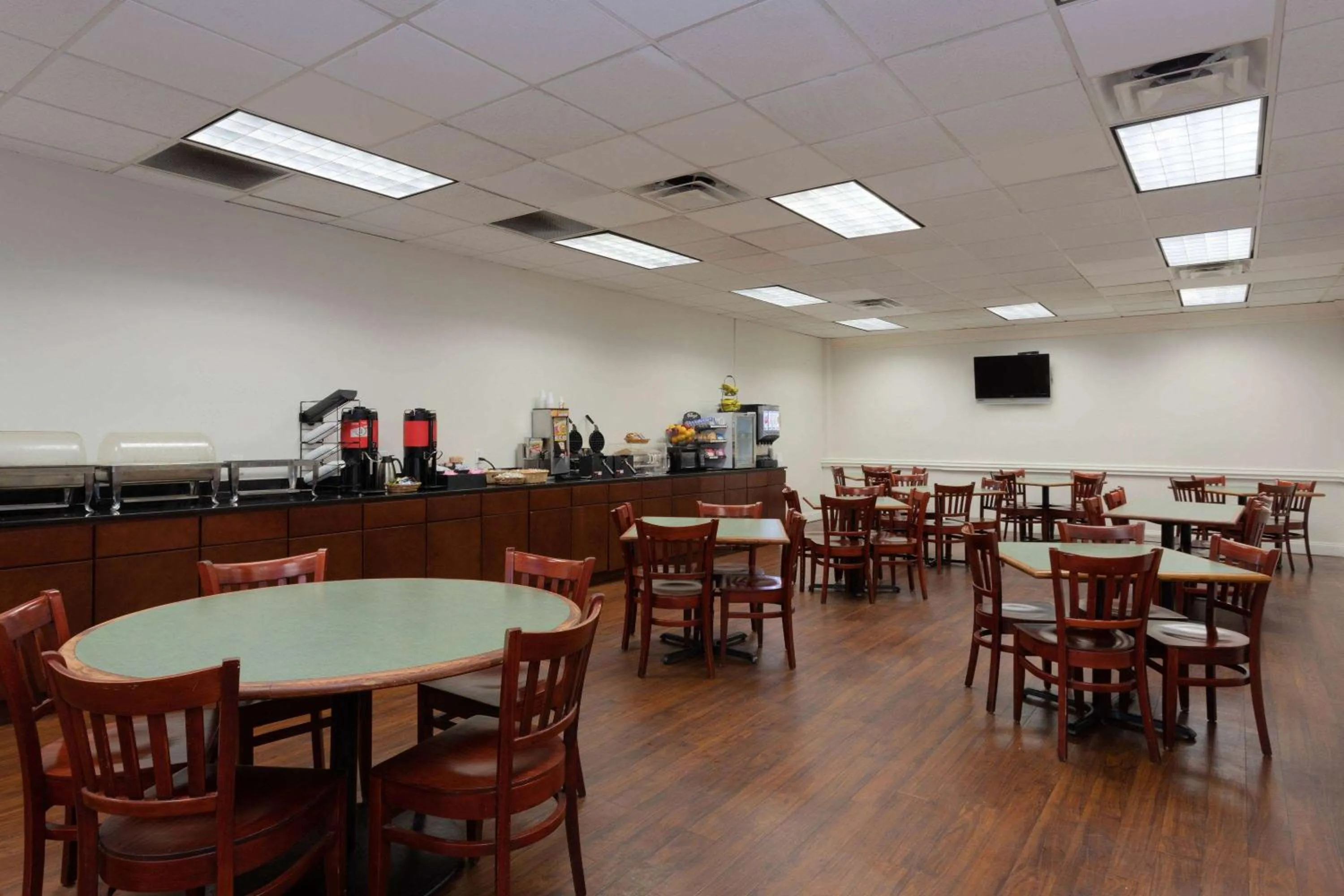 Breakfast in Wyndham Garden Tallahassee Capitol Near FSU