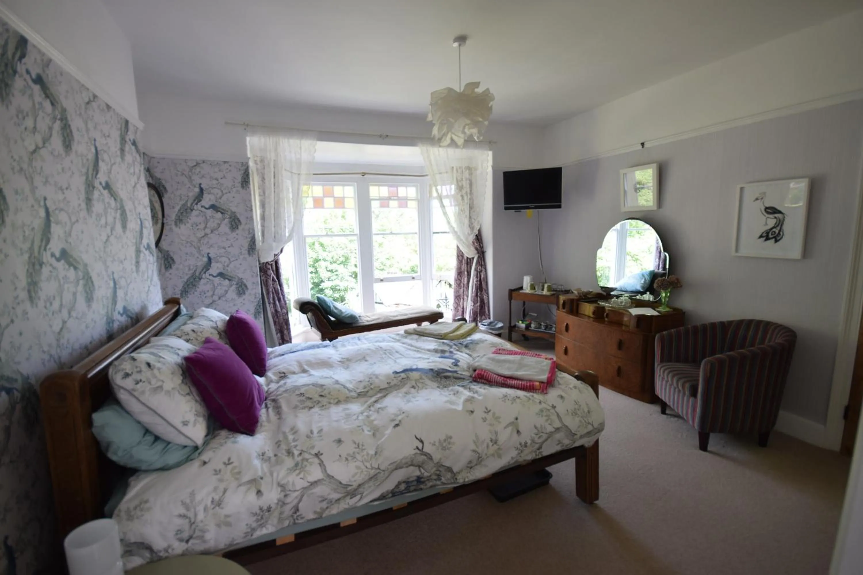 Photo of the whole room, Bed in Newberry Beach lodge