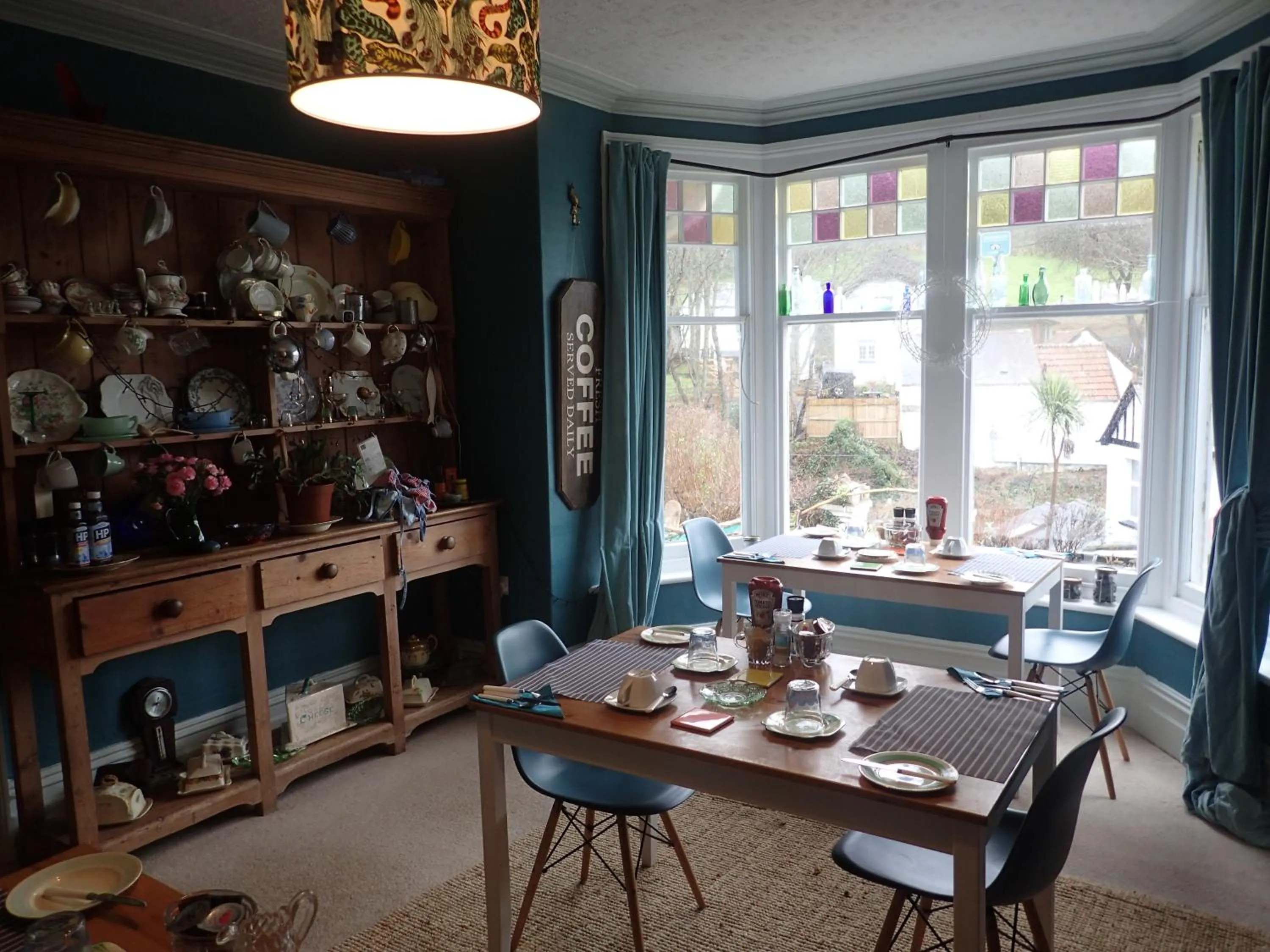 Breakfast in Newberry Beach lodge