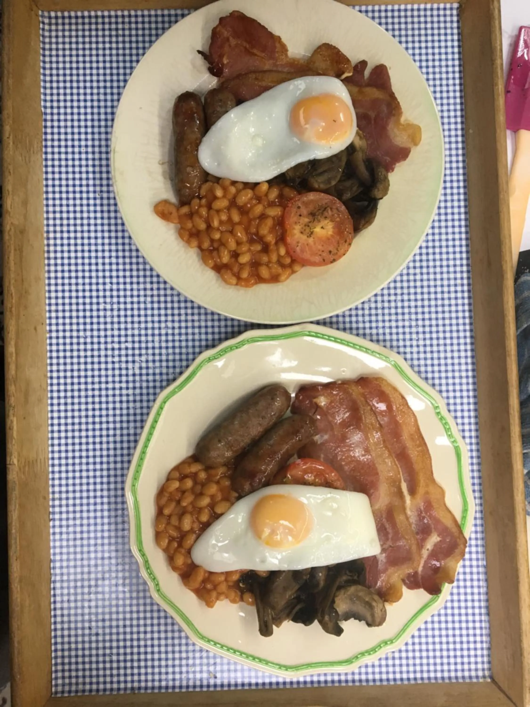 Food and drinks in Newberry Beach lodge