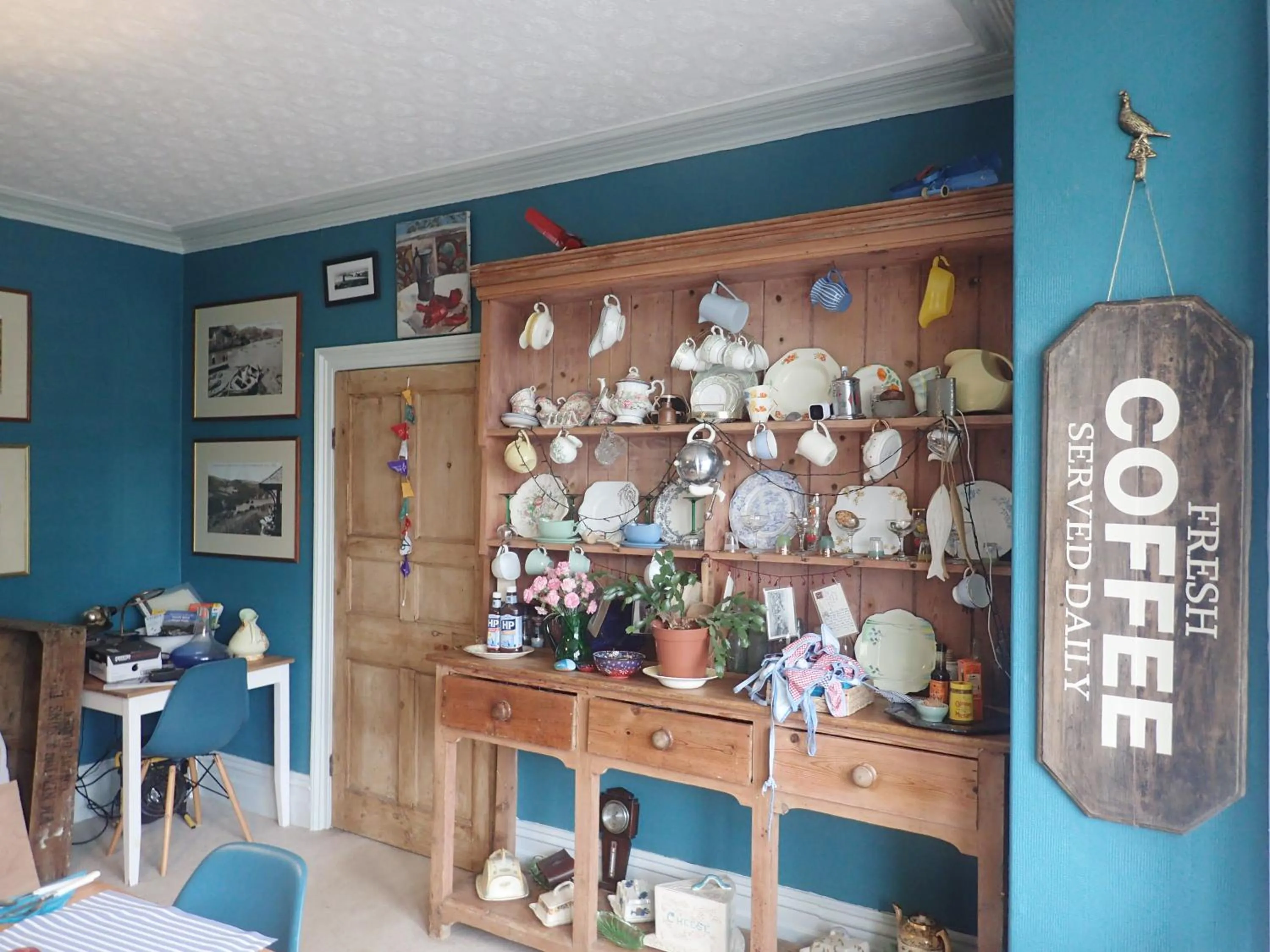 Dining area in Newberry Beach lodge