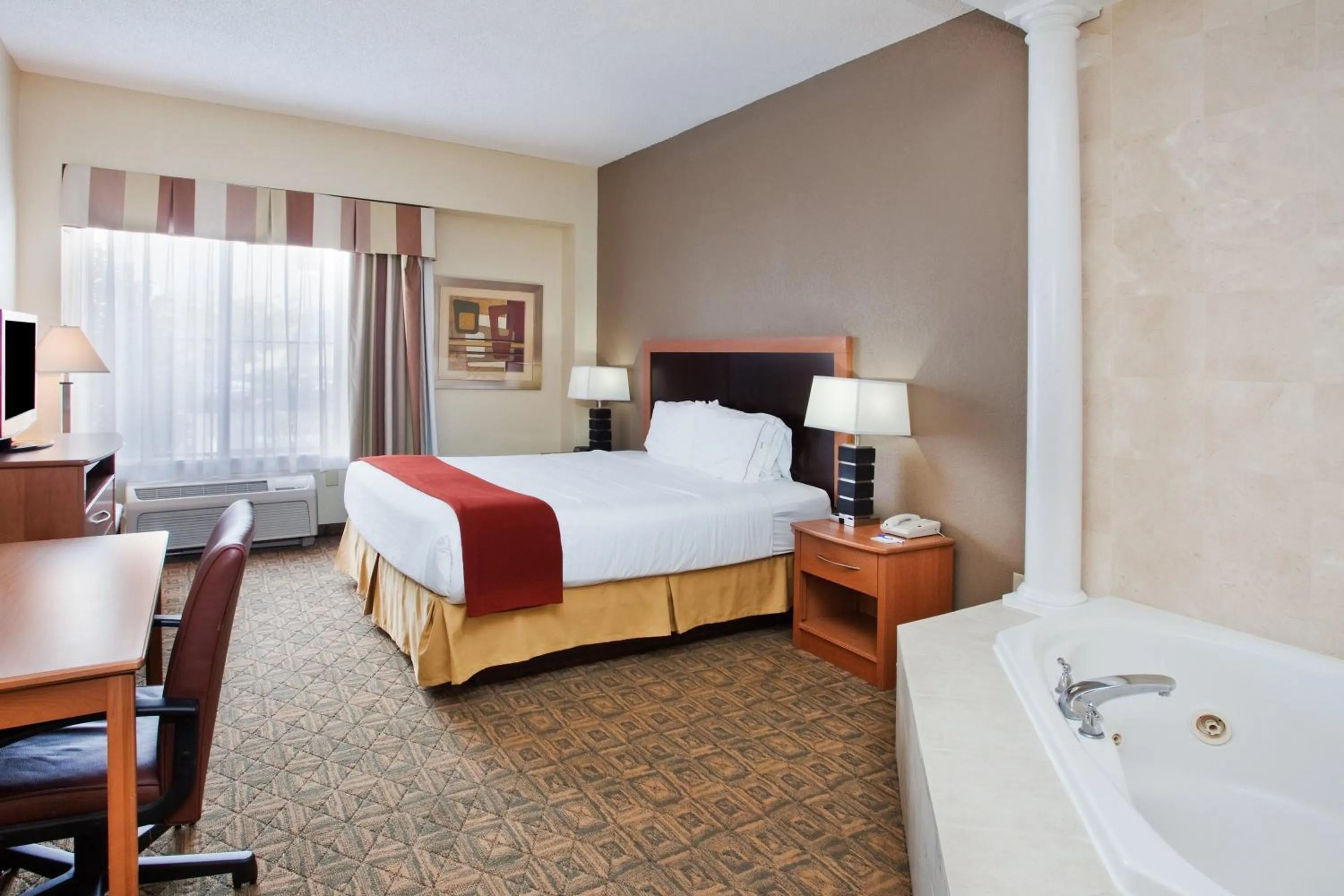 Photo of the whole room, Bed in Holiday Inn Express & Suites Charlotte-Concord-I-85 by IHG