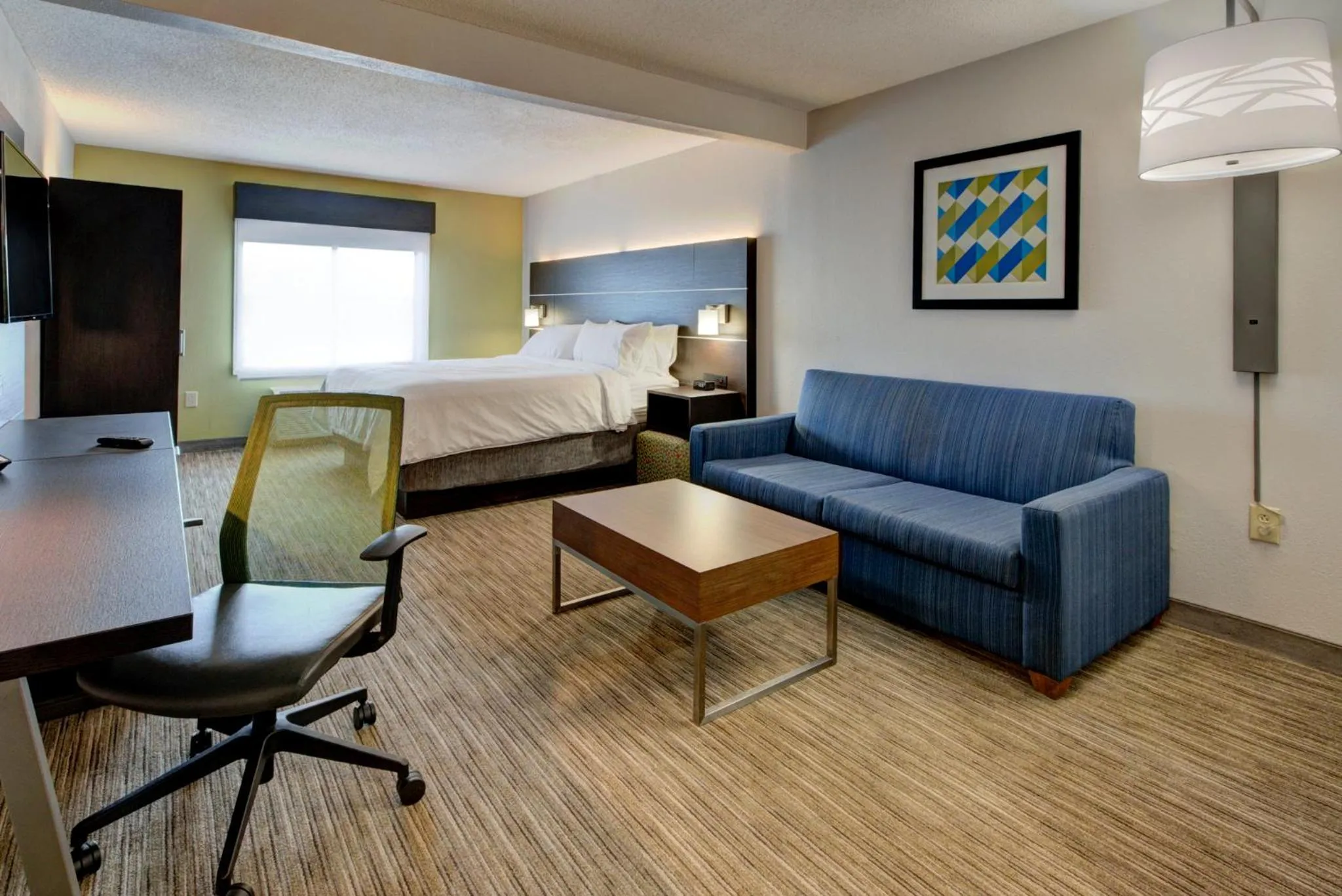 Photo of the whole room in Holiday Inn Express & Suites Charlotte-Concord-I-85 by IHG
