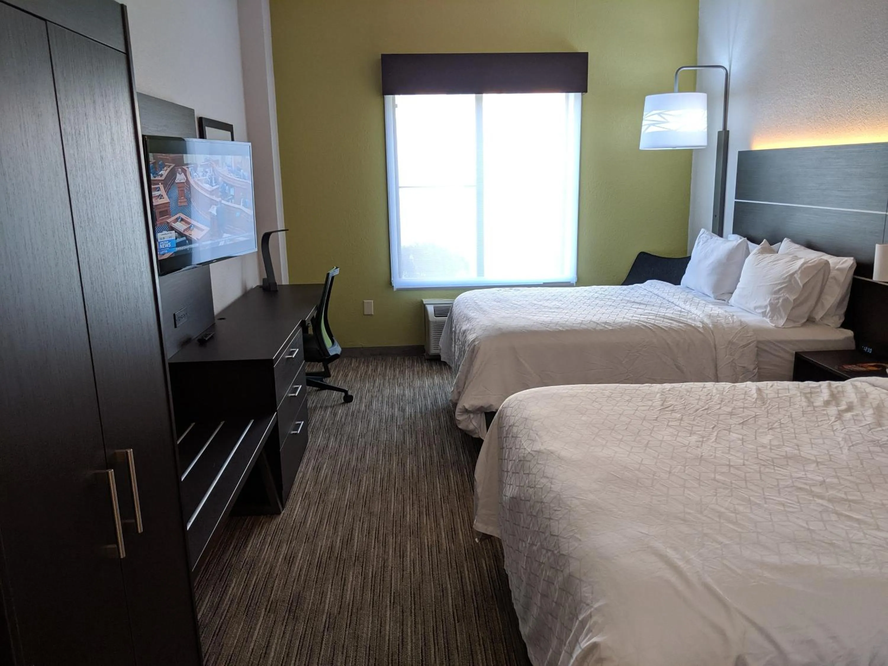 Photo of the whole room, Bed in Holiday Inn Express & Suites Charlotte-Concord-I-85 by IHG