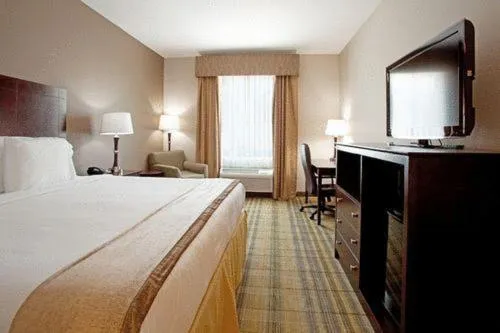 Photo of the whole room, Bed in Holiday Inn Express & Suites - CUT OFF GALLIANO by IHG