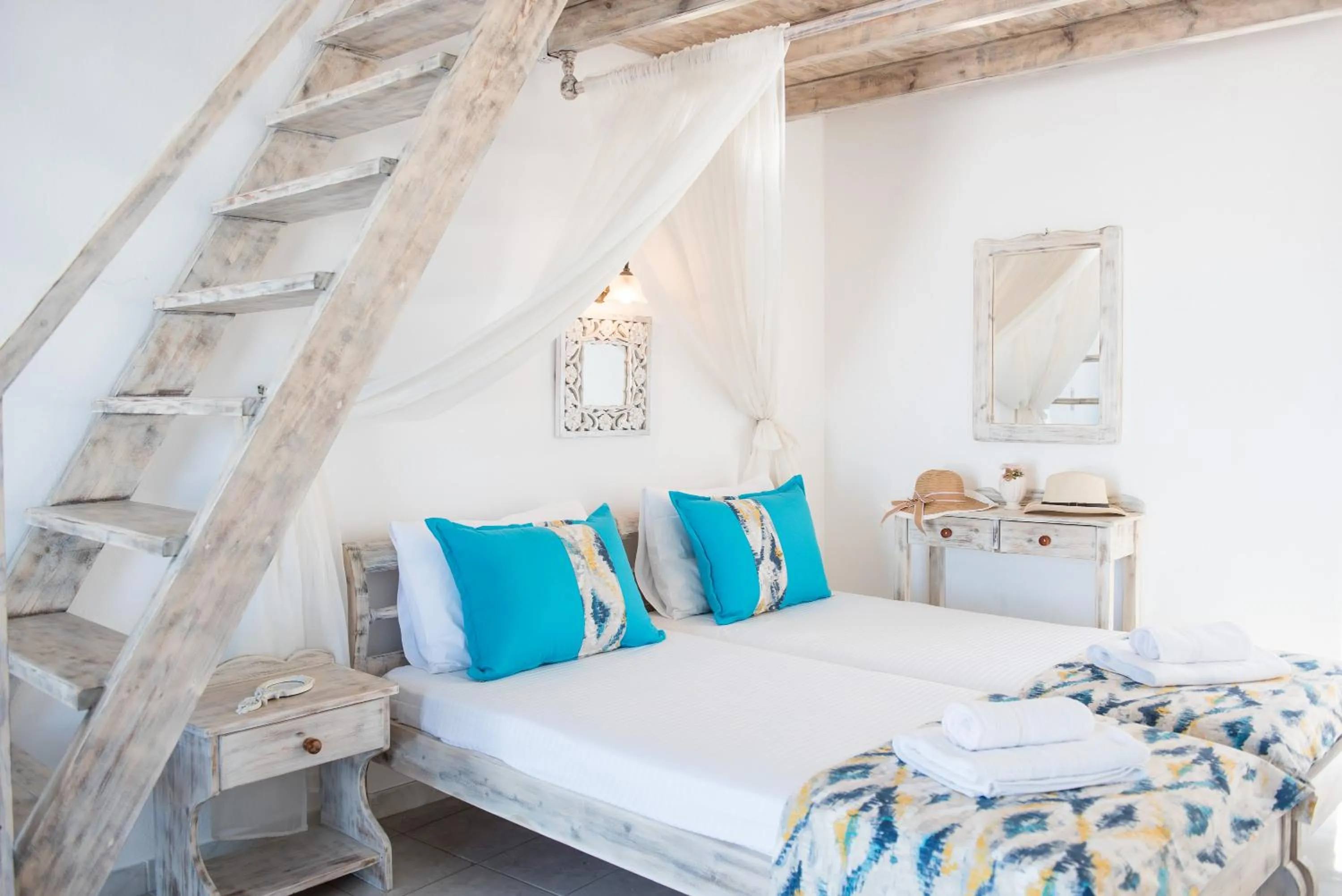 Photo of the whole room, Bed in Agnadi View Villa