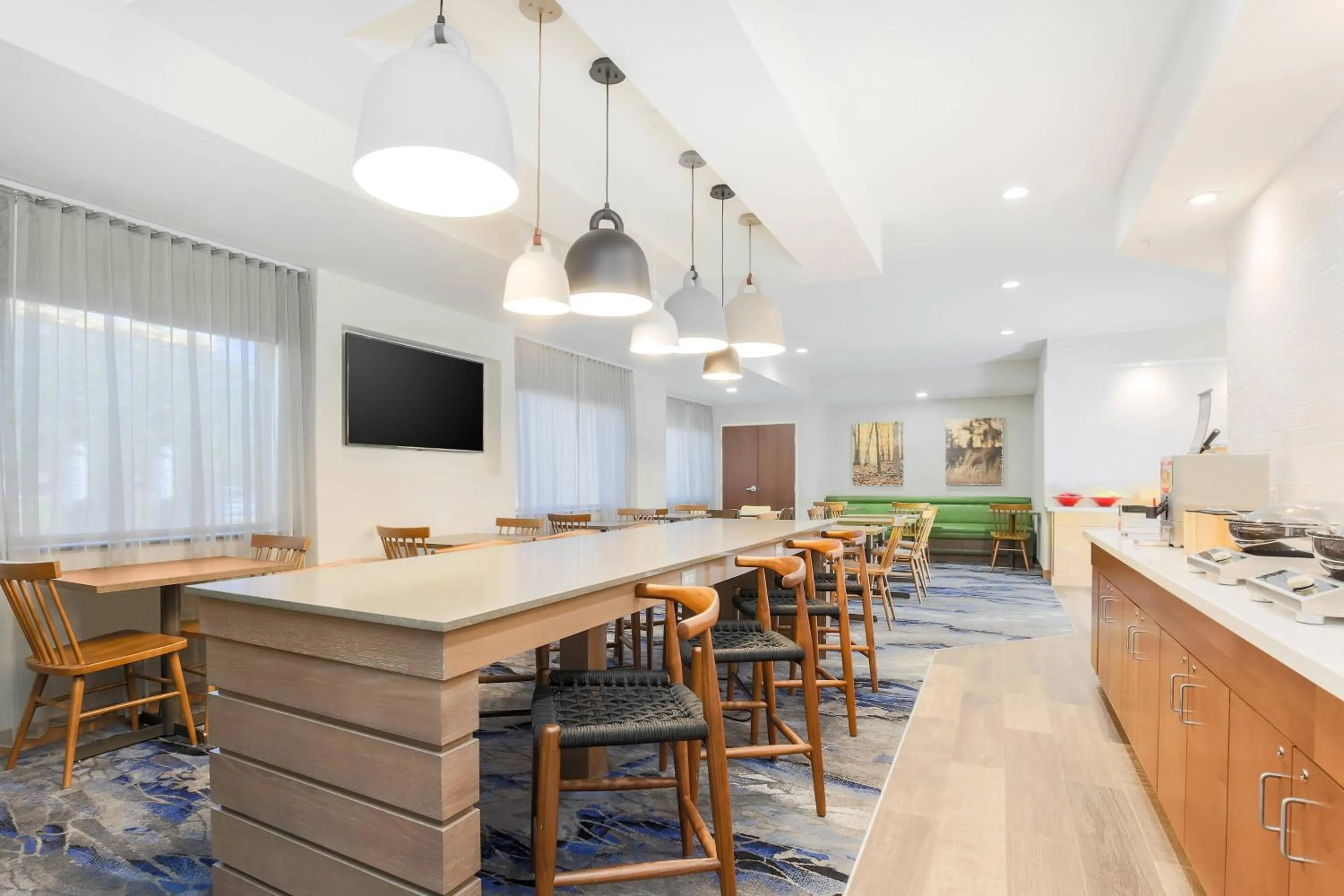 Breakfast in Fairfield Inn & Suites Houston Humble