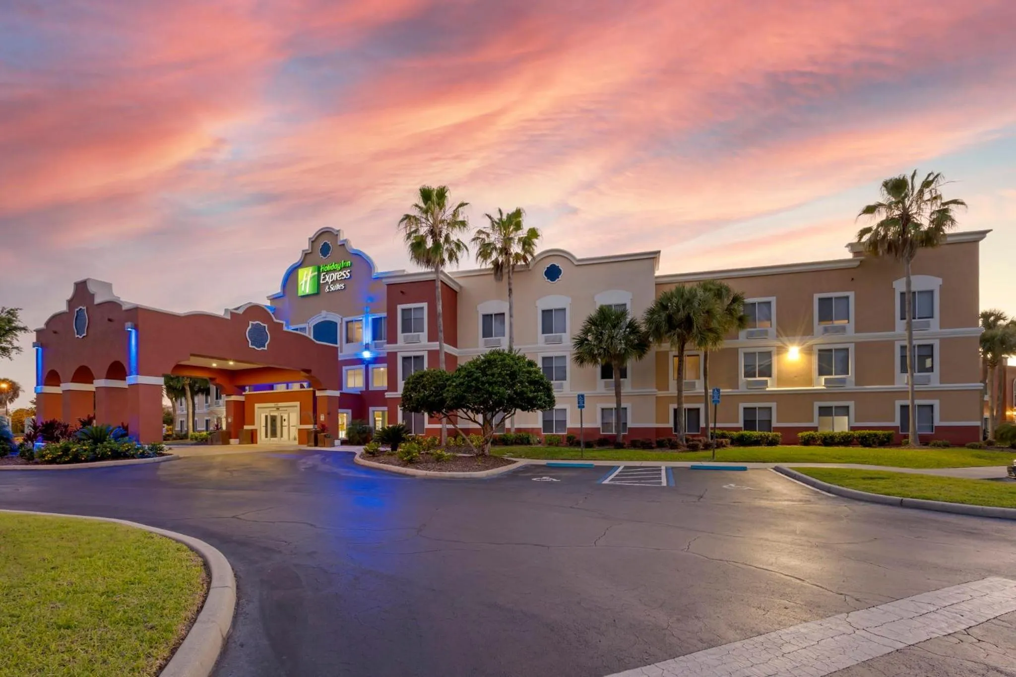 Property building in Holiday Inn Express Hotel & Suites - The Villages by IHG