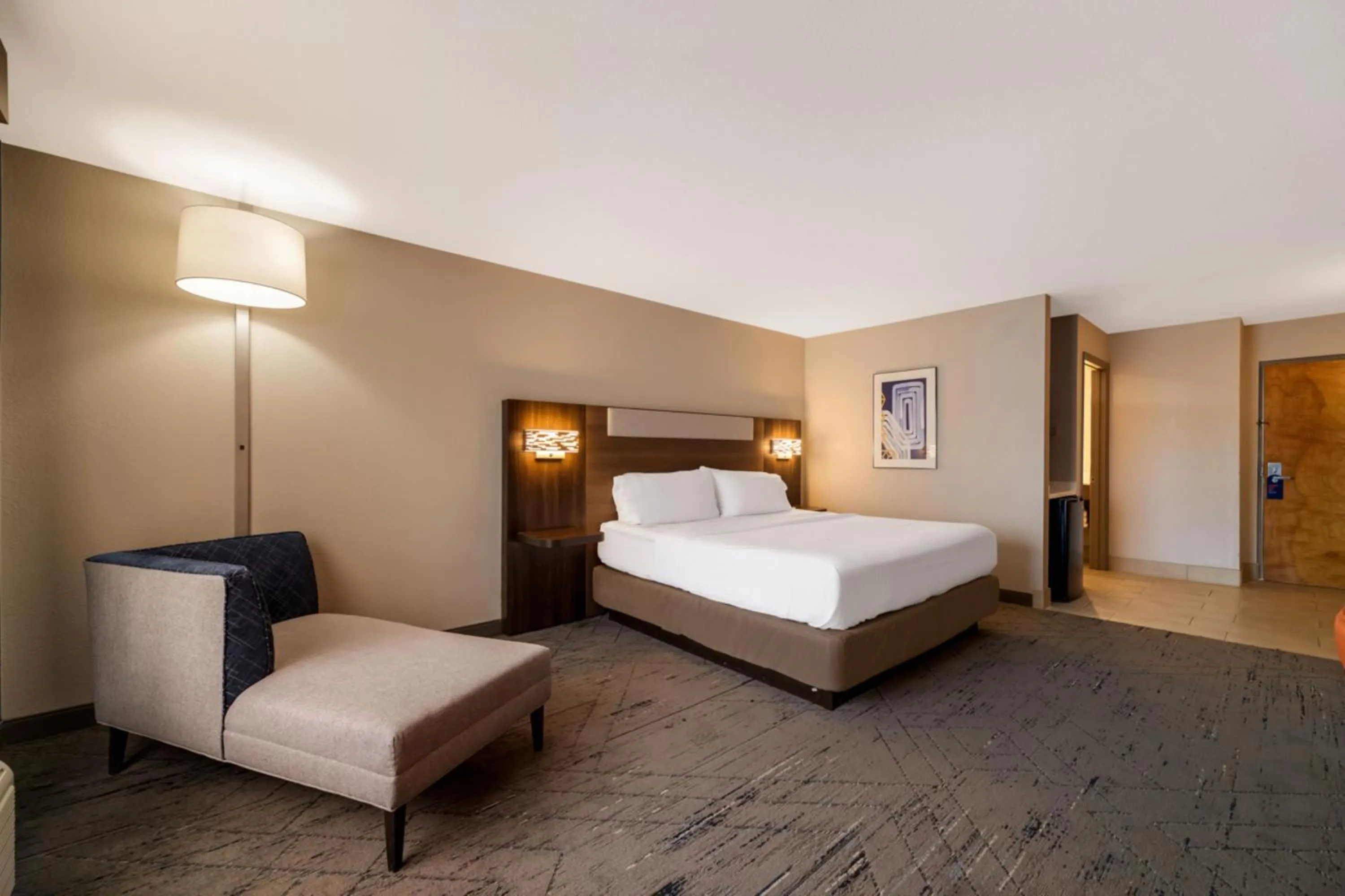 Photo of the whole room, Bed in Holiday Inn Express Hotel & Suites - The Villages by IHG