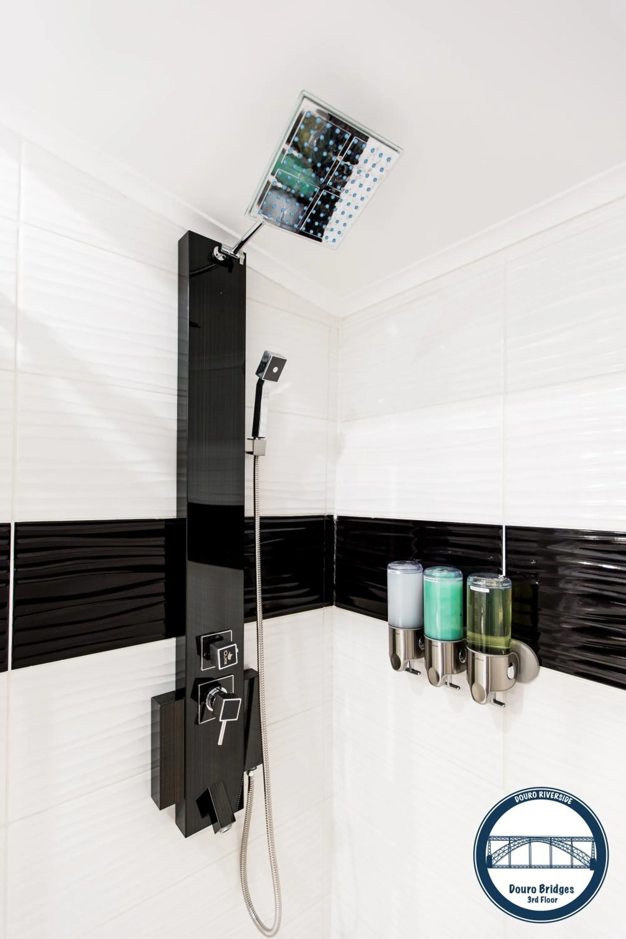 Shower in Douro Riverside Apartments