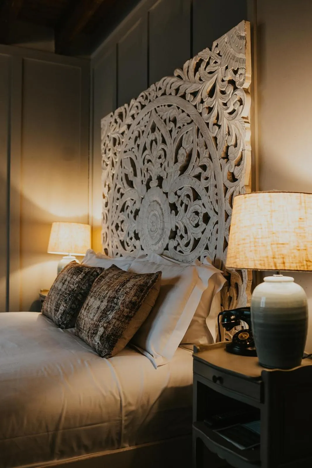 Bed in Le Petit Chateau & William de Percy