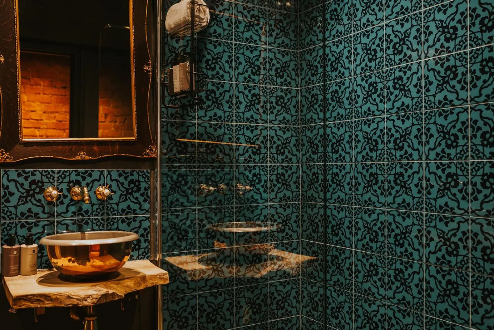 Le Petit Chateau & William de Percy