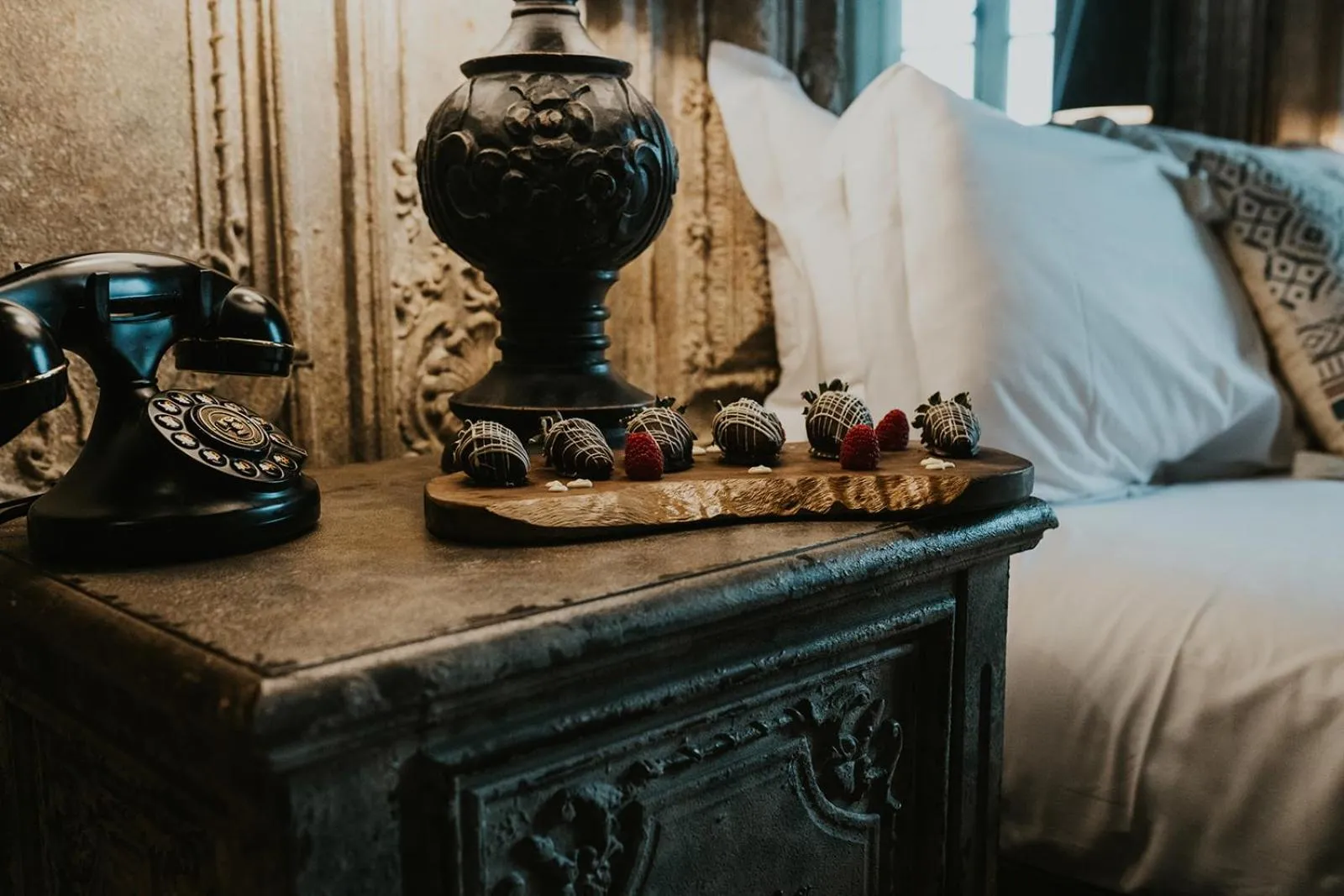 Bed in Le Petit Chateau & William de Percy