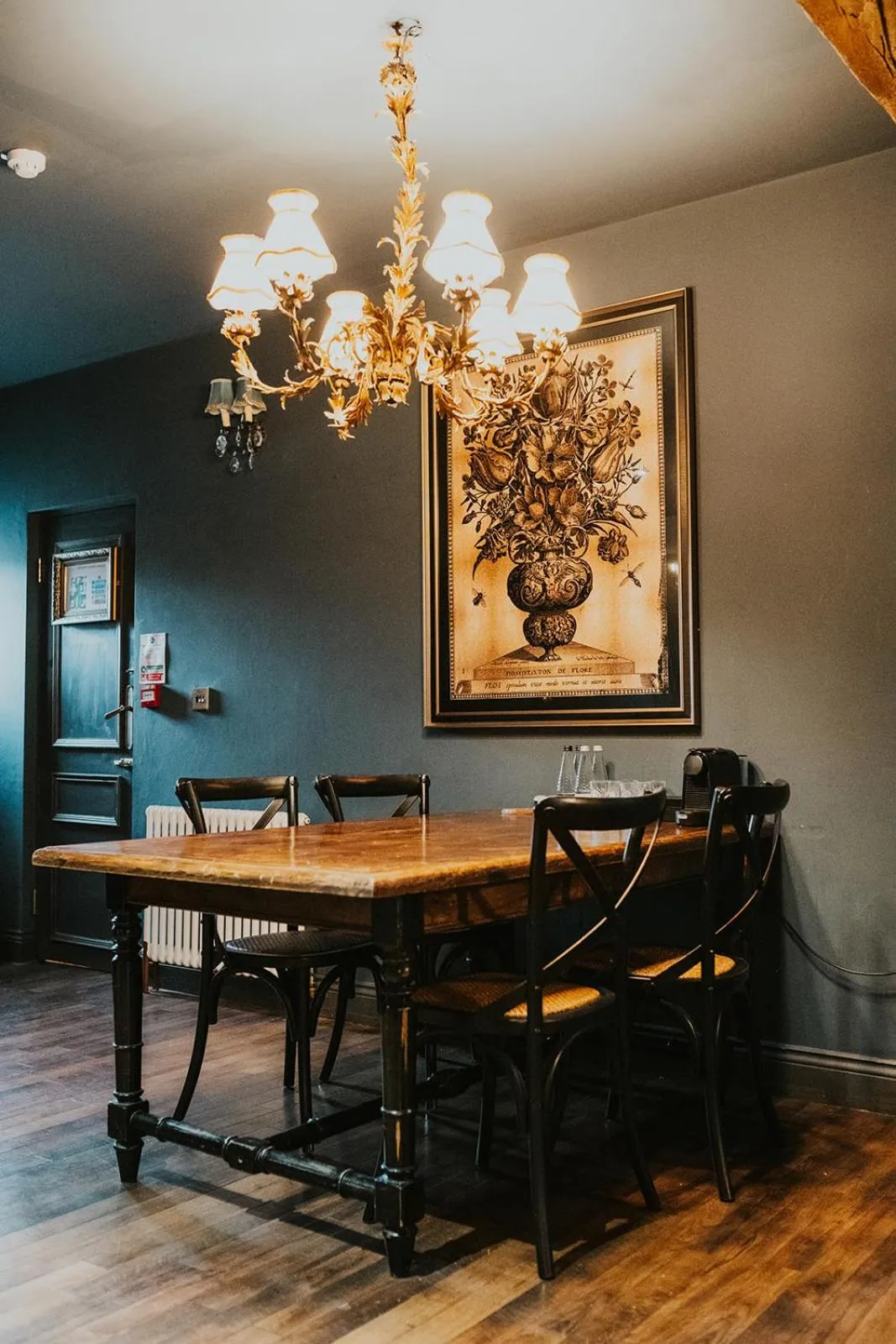 Seating area in Le Petit Chateau & William de Percy