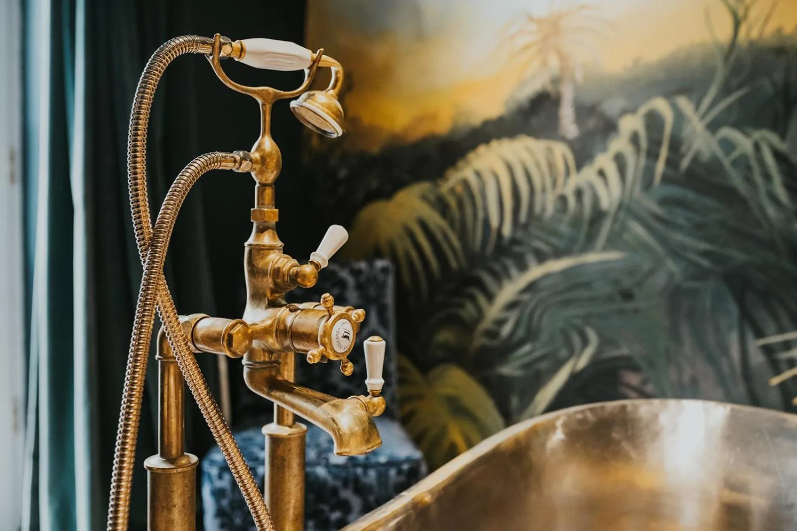 Le Petit Chateau & William de Percy