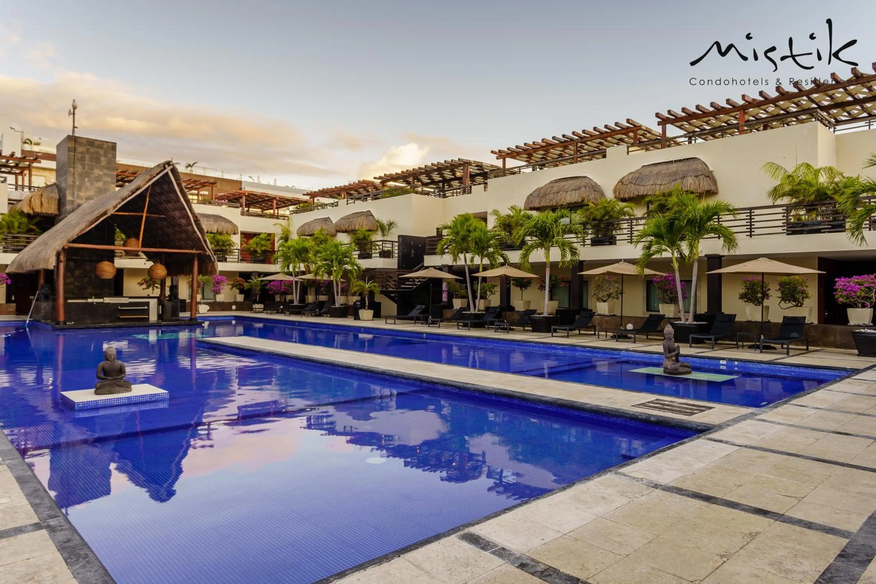 Swimming pool in Aldea Thai by Mistik Vacation Rentals