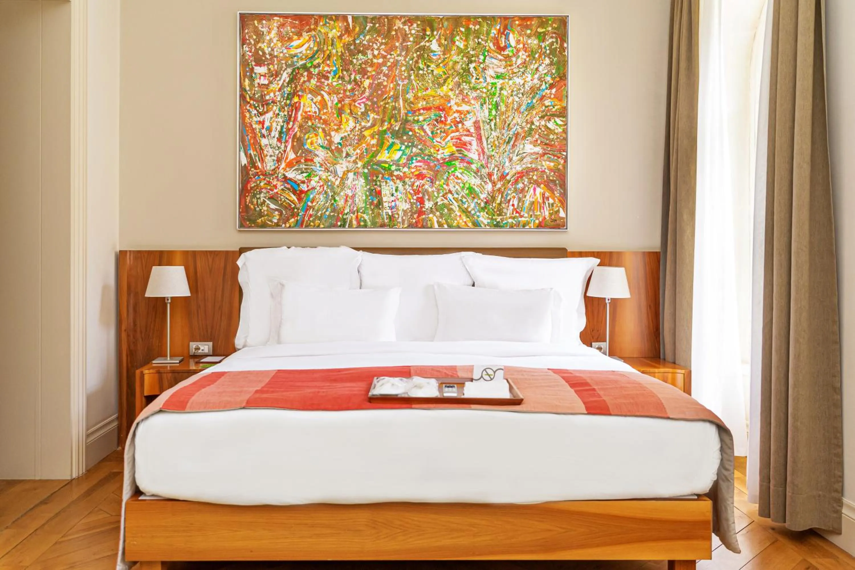 Bedroom, Bed in Tomtom Suites