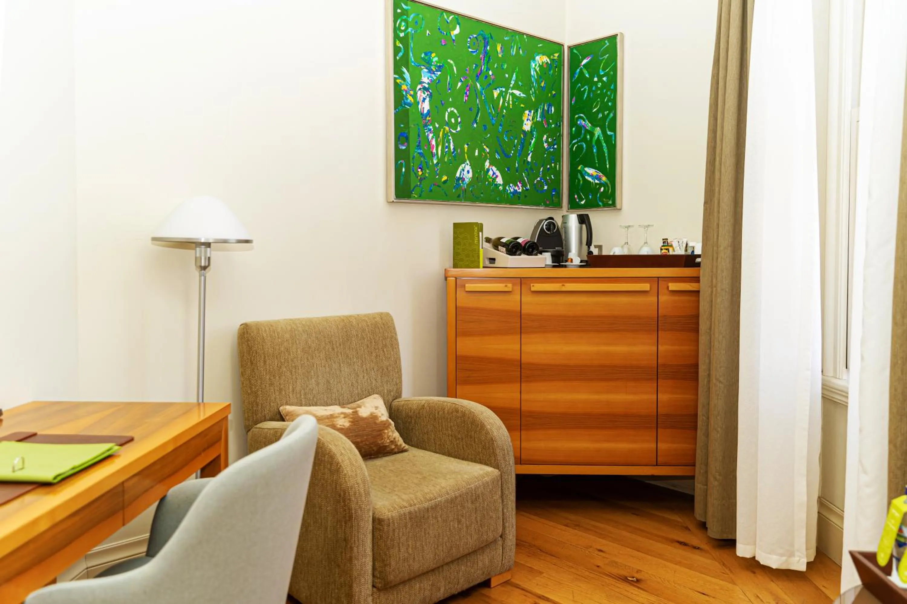 Kitchen or kitchenette in Tomtom Suites