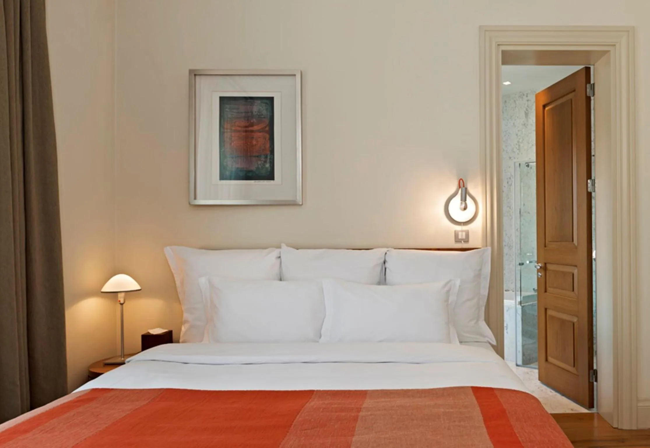 Bed in Tomtom Suites