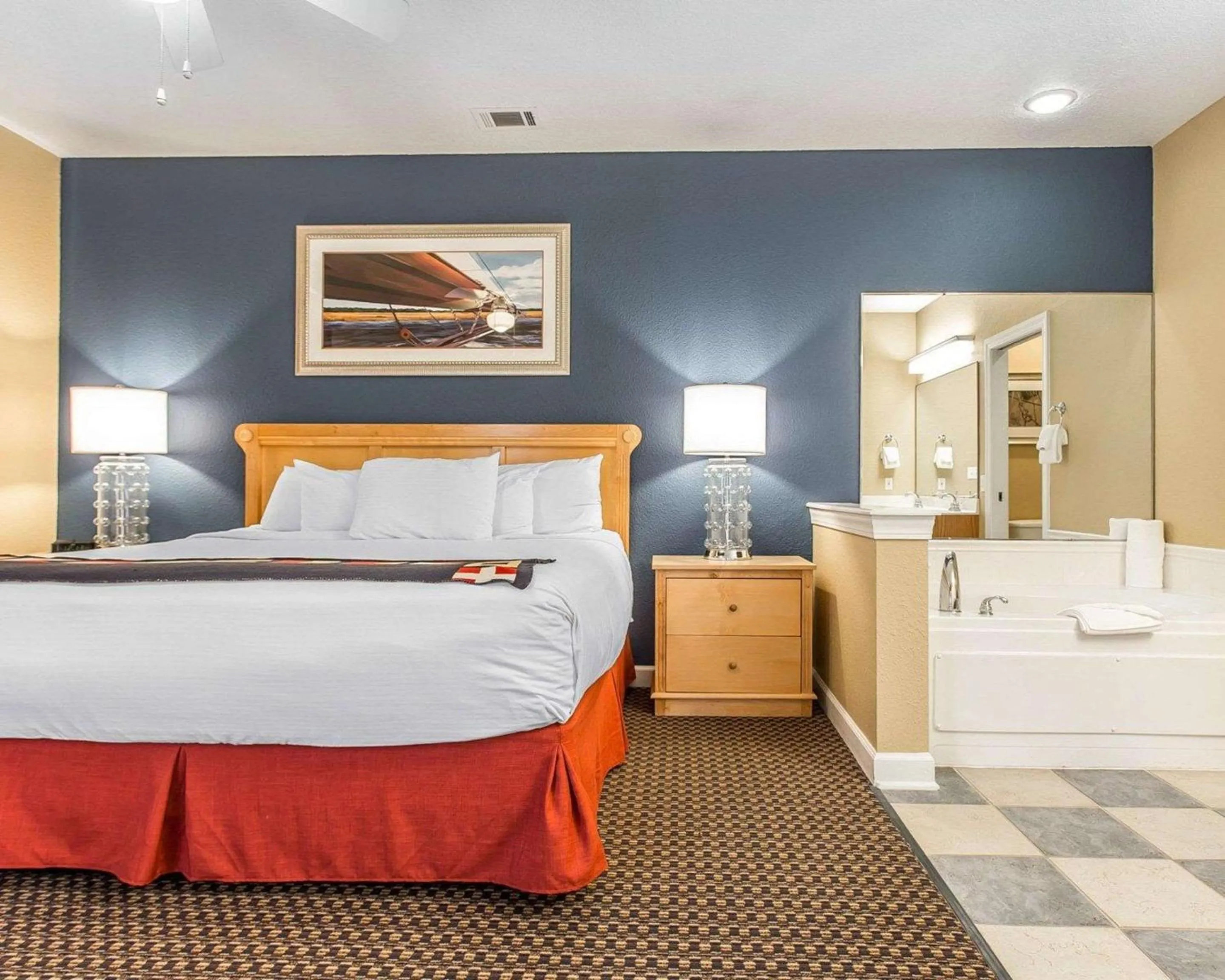 Bedroom, Bed in Bluegreen Vacations Harbour Lights, an Ascend Collection Resort