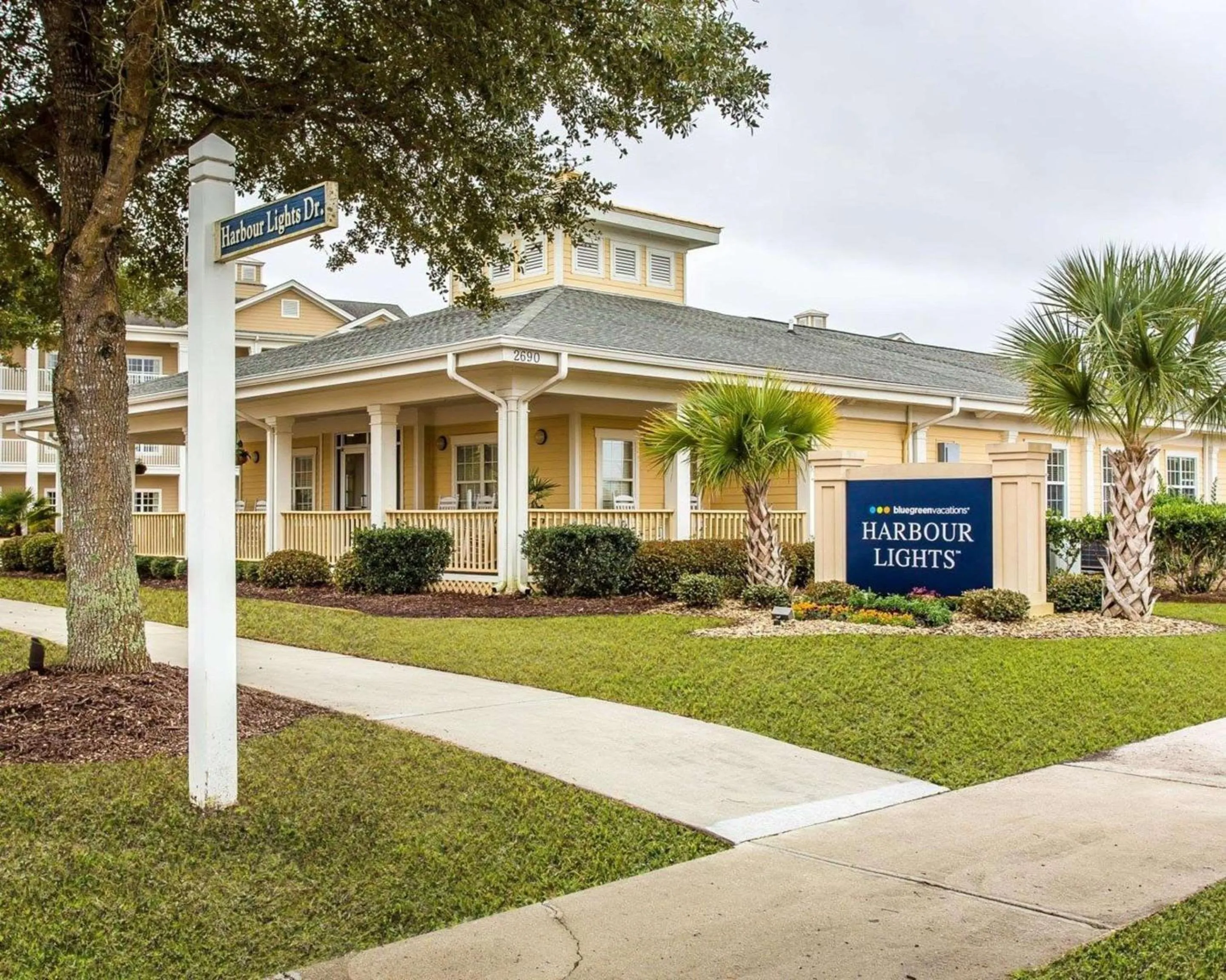 Property building in Bluegreen Vacations Harbour Lights, an Ascend Collection Resort