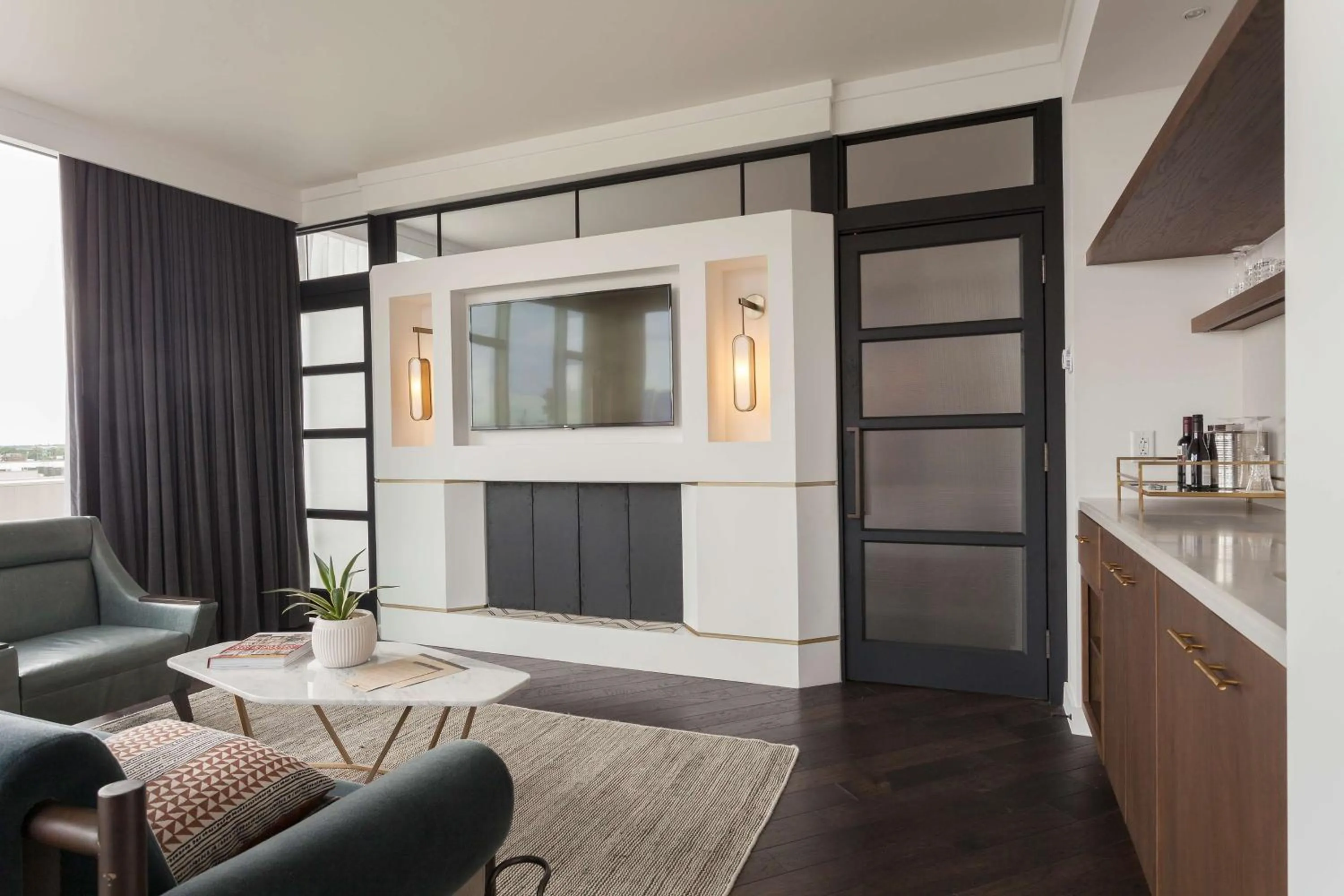 Living room in Thompson Nashville, by Hyatt