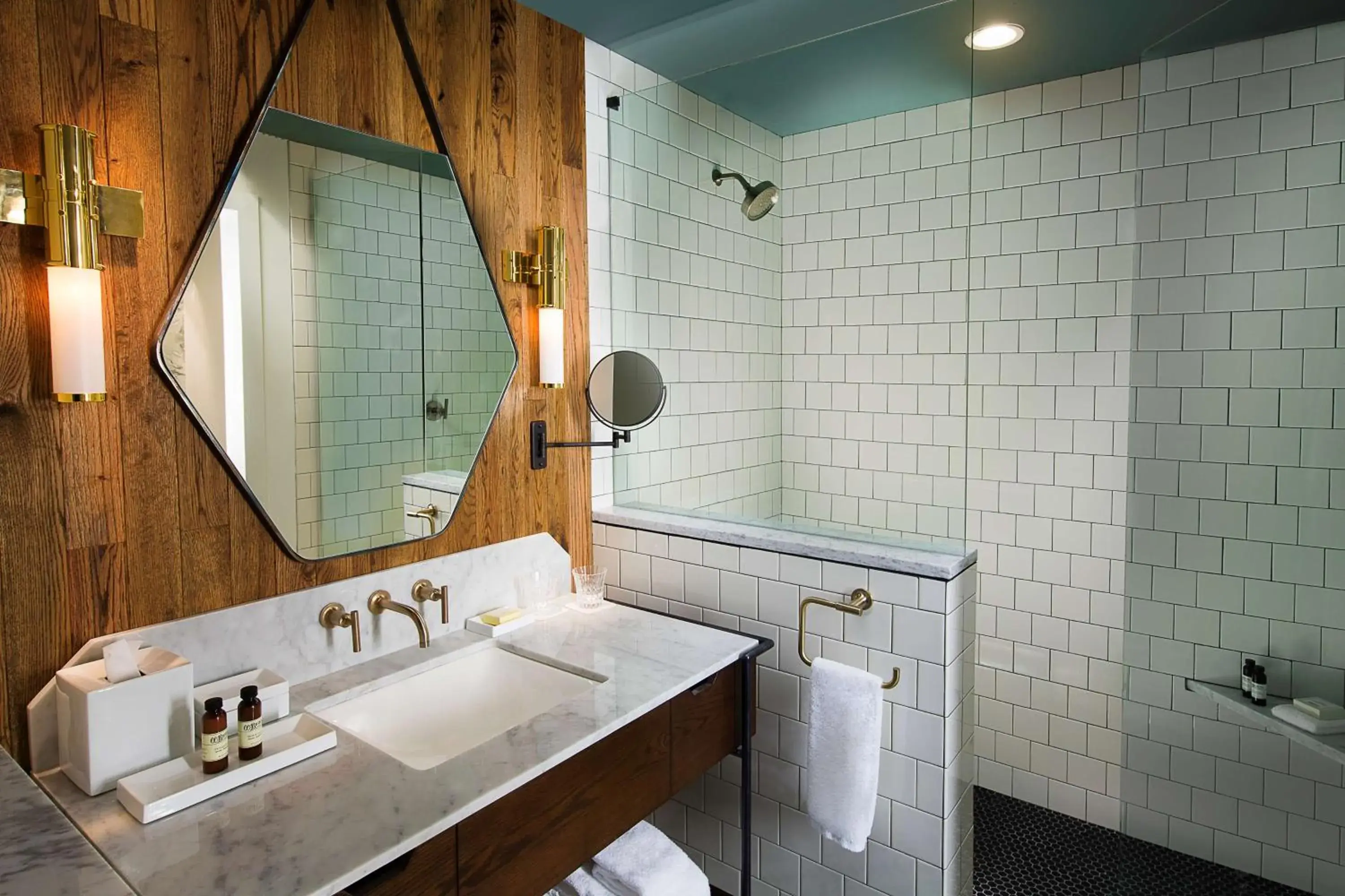 Queen Room with Two Queen Beds and Neighborhood View in Thompson Nashville, by Hyatt Queen Room with Two Queen Beds and Neighborhood View in Thompson Nashville, by Hyatt