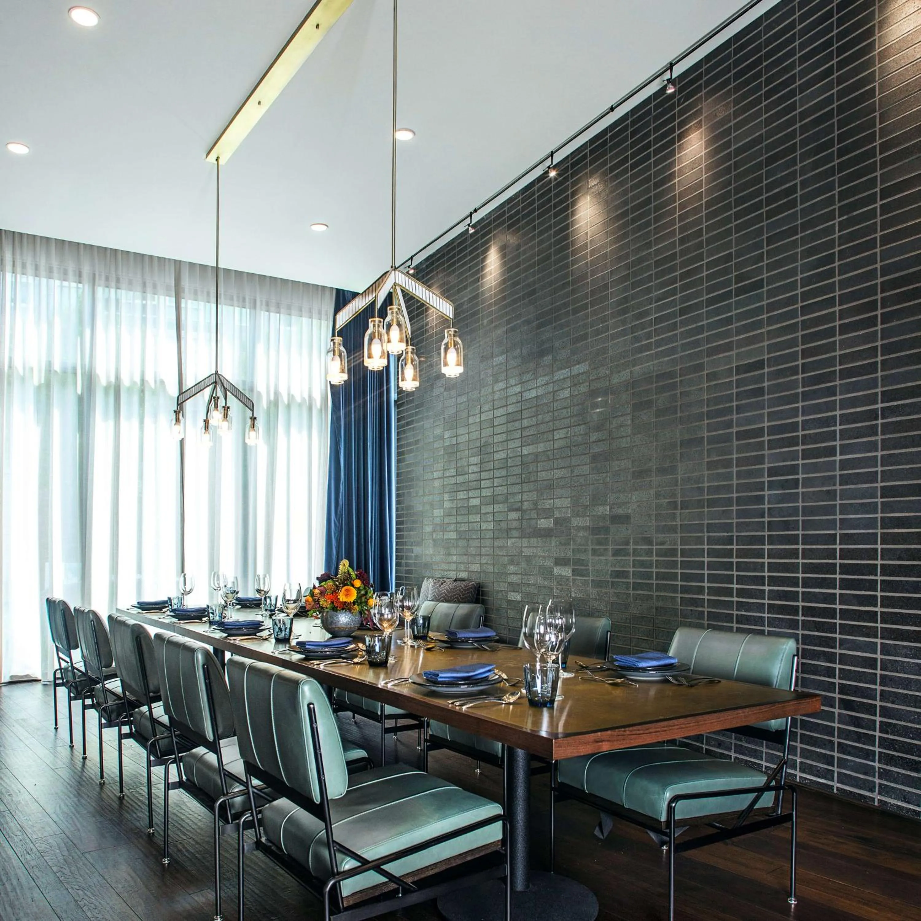 Restaurant/places to eat in Thompson Nashville, by Hyatt