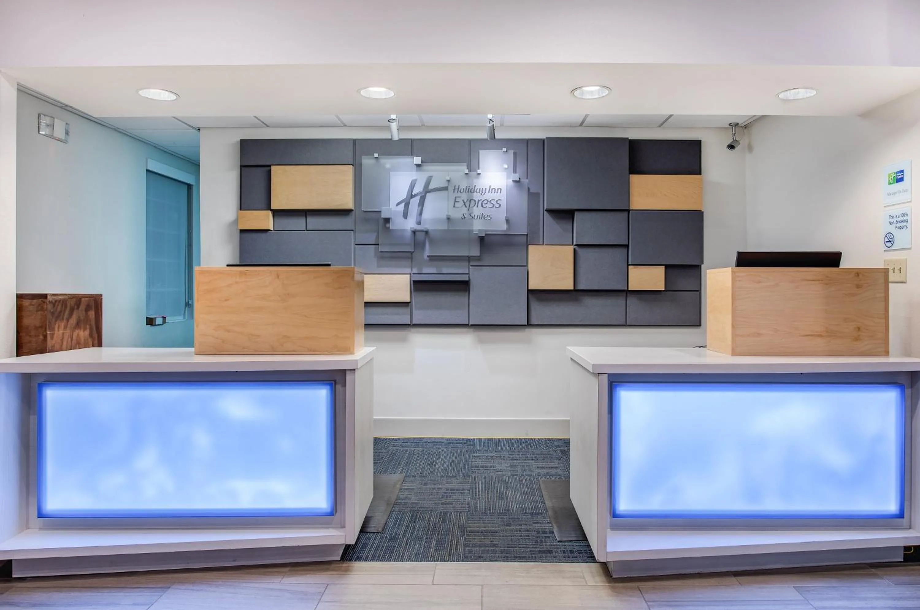 Property building in Holiday Inn Express & Suites Alcoa Knoxville Airport by IHG