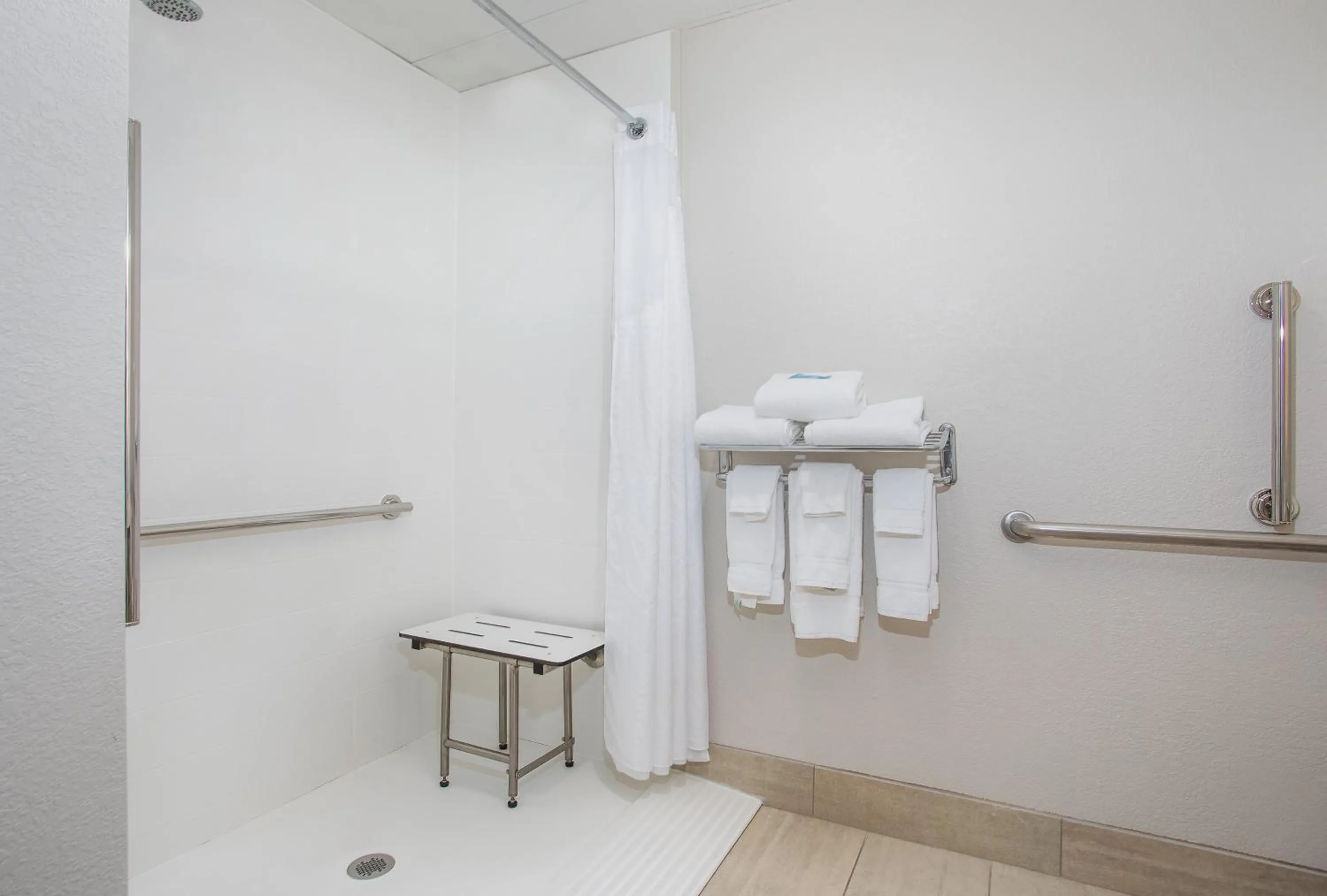 Bathroom in Holiday Inn Express & Suites Alcoa Knoxville Airport by IHG