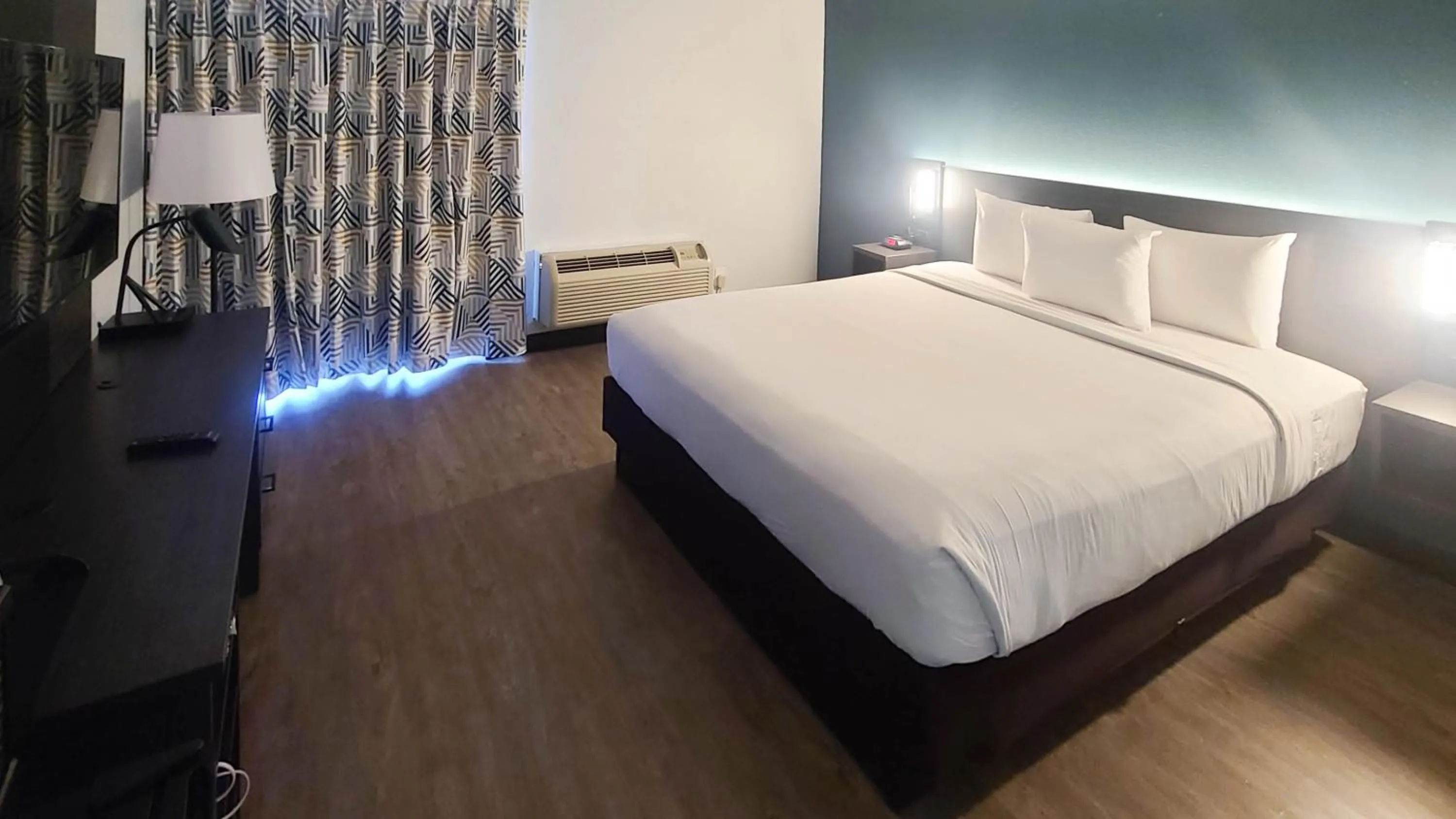 Bed in Studio 6 Suites Lawndale, CA South Bay