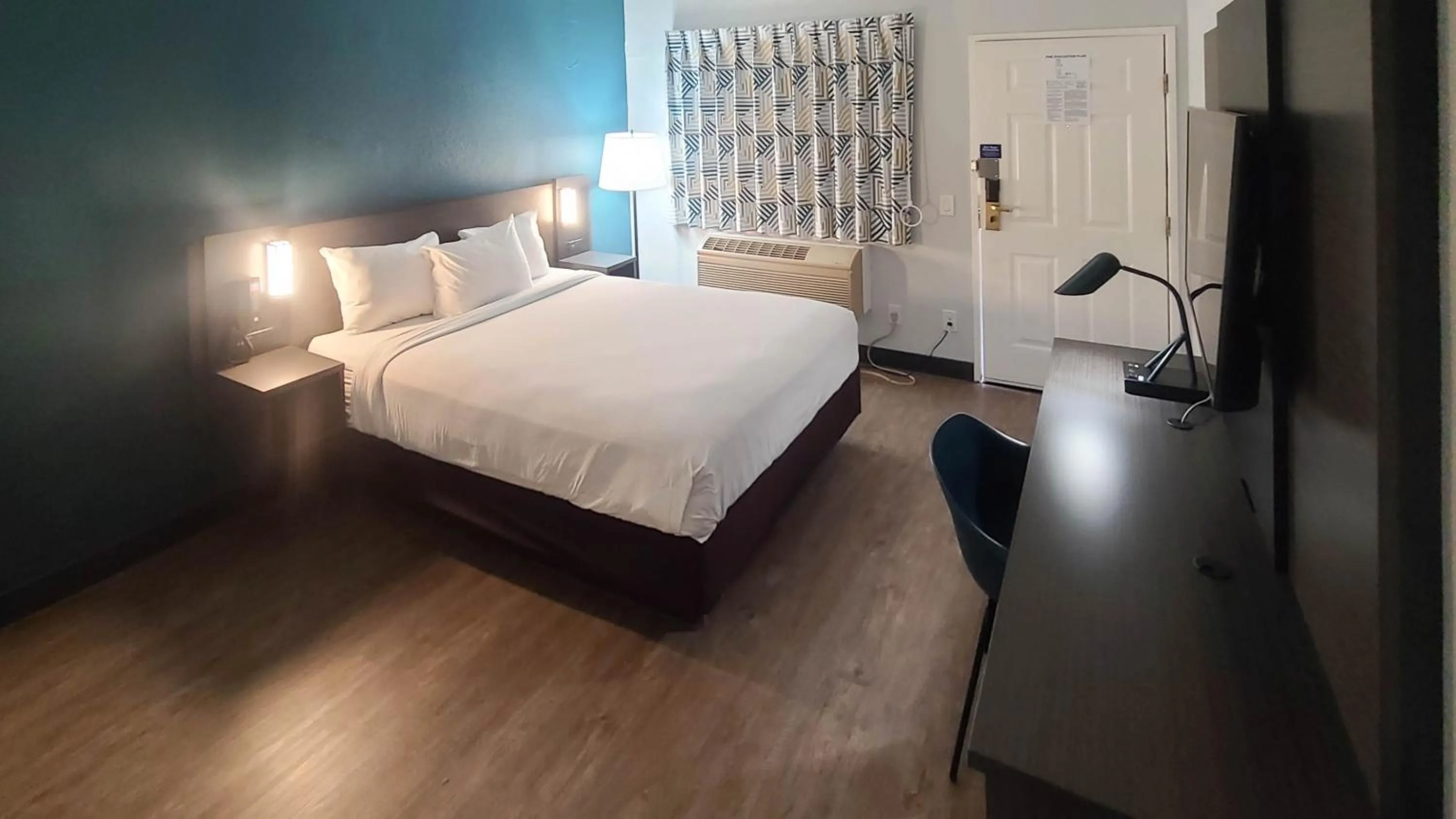 Bed in Studio 6 Suites Lawndale, CA South Bay