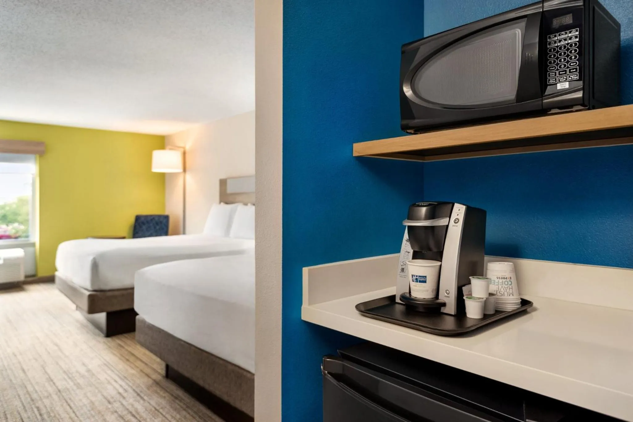 Photo of the whole room, Bed in Holiday Inn Express Hotel & Suites Fredericksburg by IHG