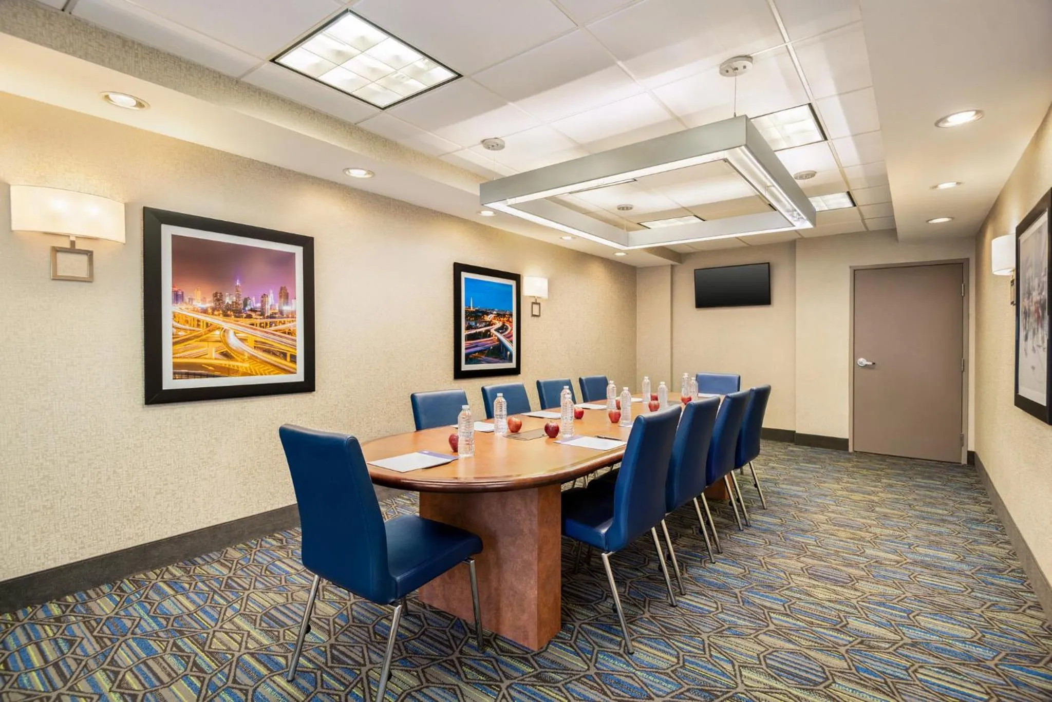 Meeting/conference room in Holiday Inn Express Hotel & Suites Fredericksburg by IHG