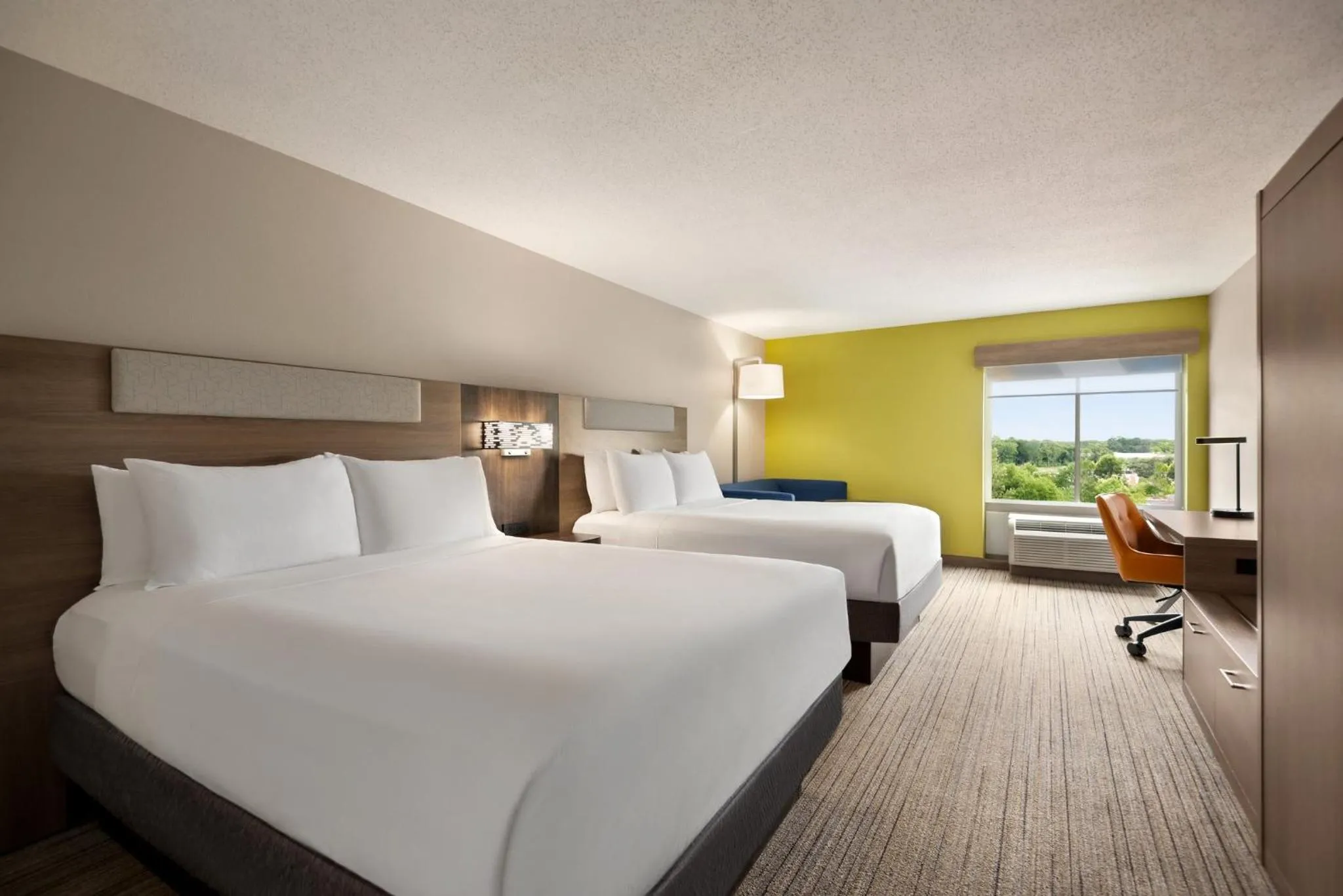 Photo of the whole room, Bed in Holiday Inn Express Hotel & Suites Fredericksburg by IHG