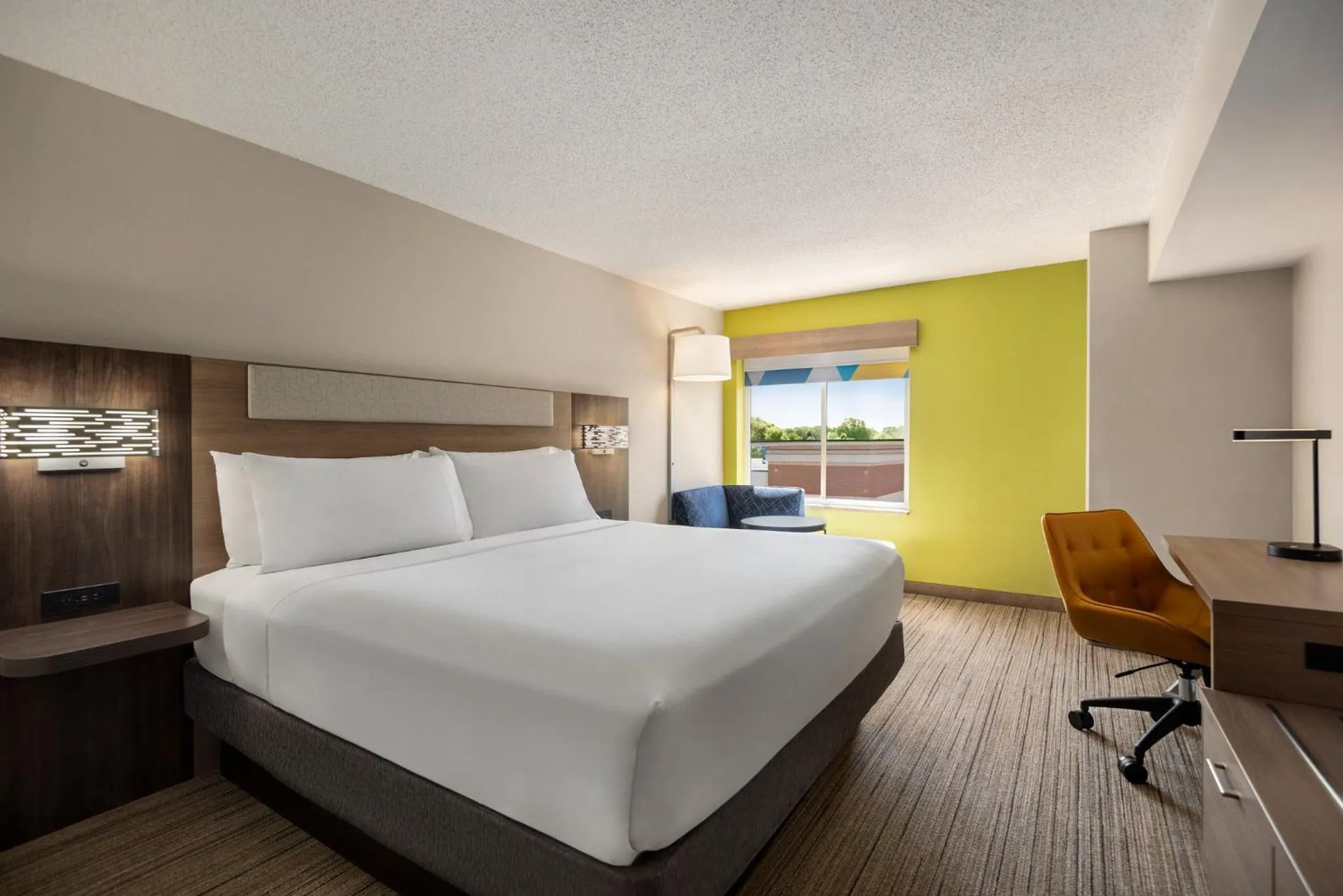 Photo of the whole room, Bed in Holiday Inn Express Hotel & Suites Fredericksburg by IHG