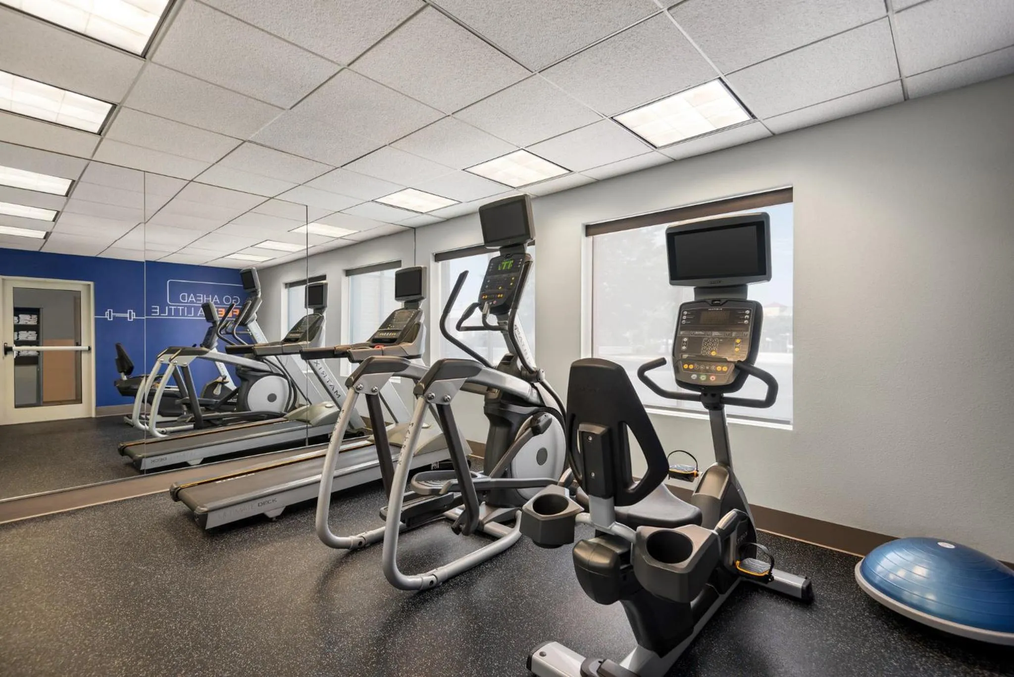 Spa and wellness centre/facilities in Holiday Inn Express Hotel & Suites Fredericksburg by IHG