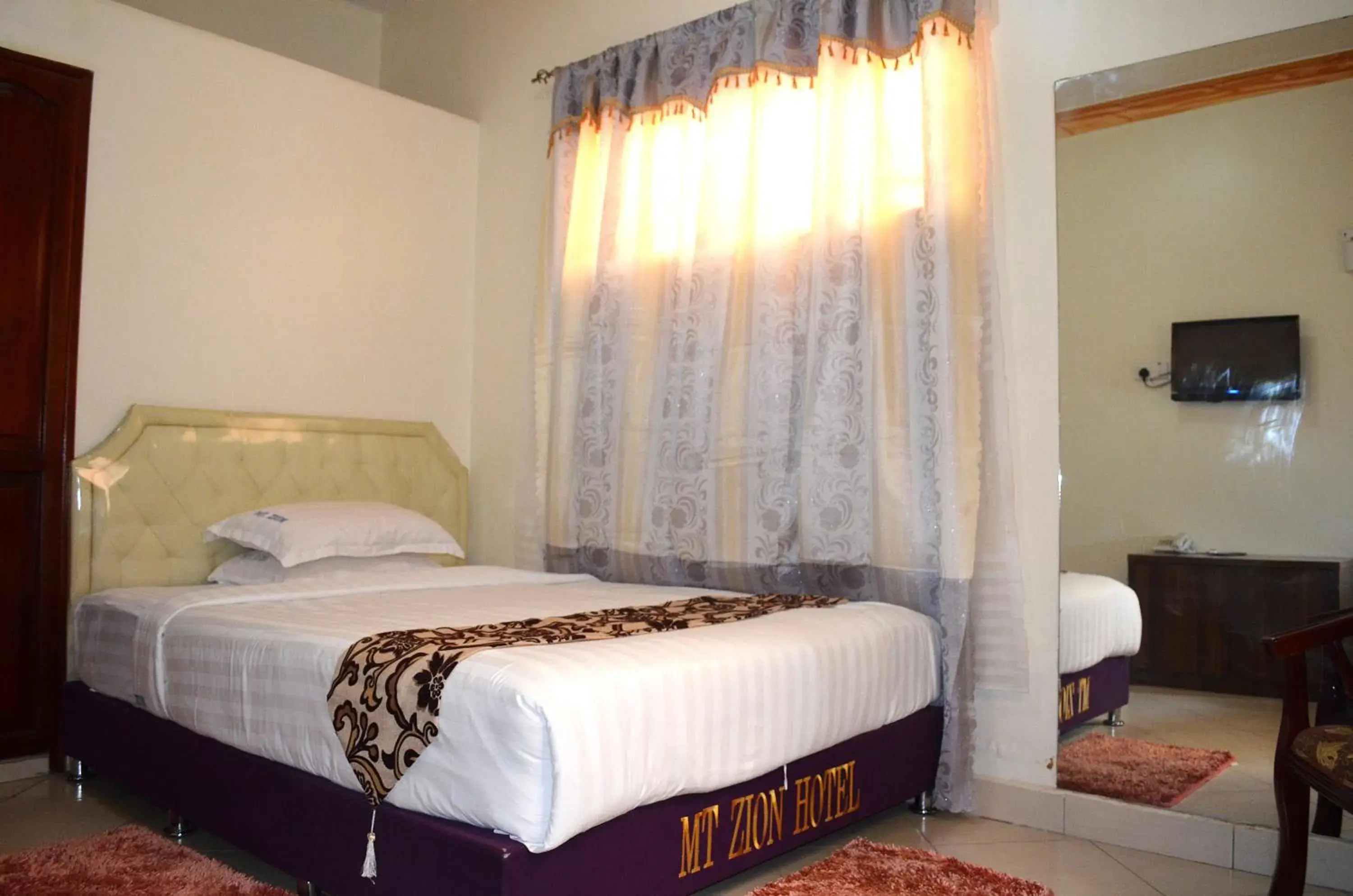 Single Room in Mt. Zion Hotel Annex Single Room in Mt. Zion Hotel Annex