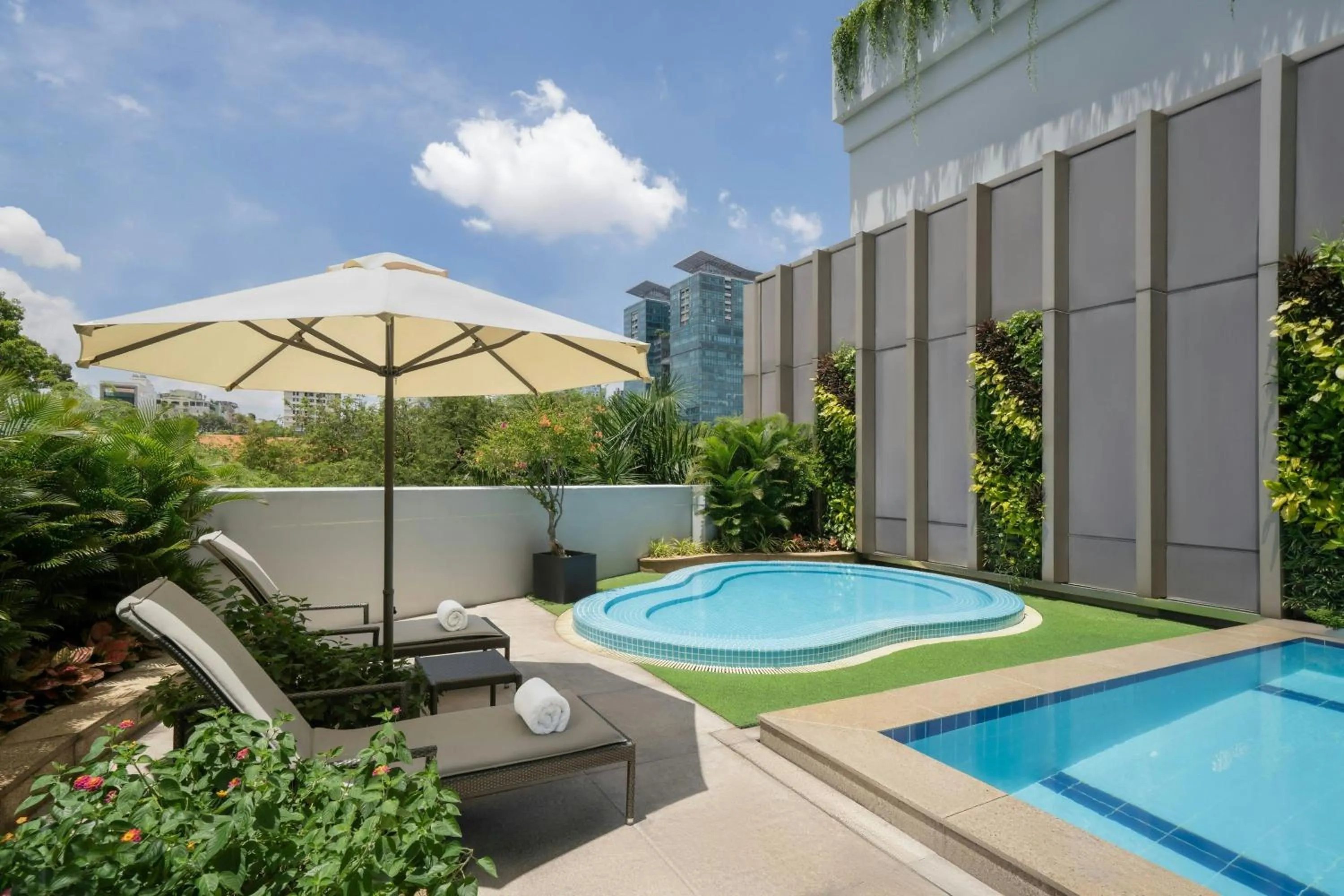 Swimming pool in JW Marriott Hotel & Suites Saigon, The Apartments
