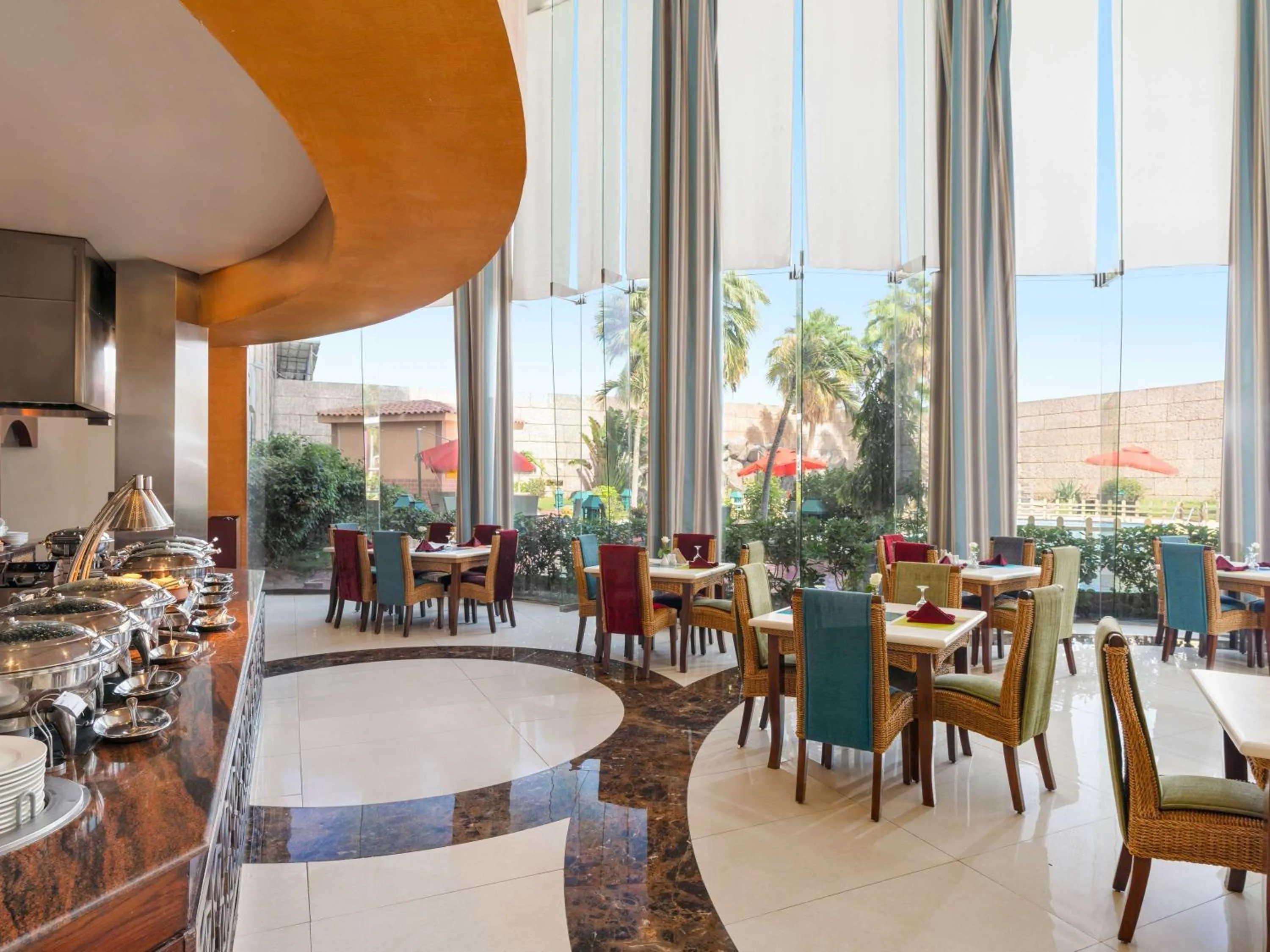 Restaurant/places to eat in Mövenpick Hotel Jeddah