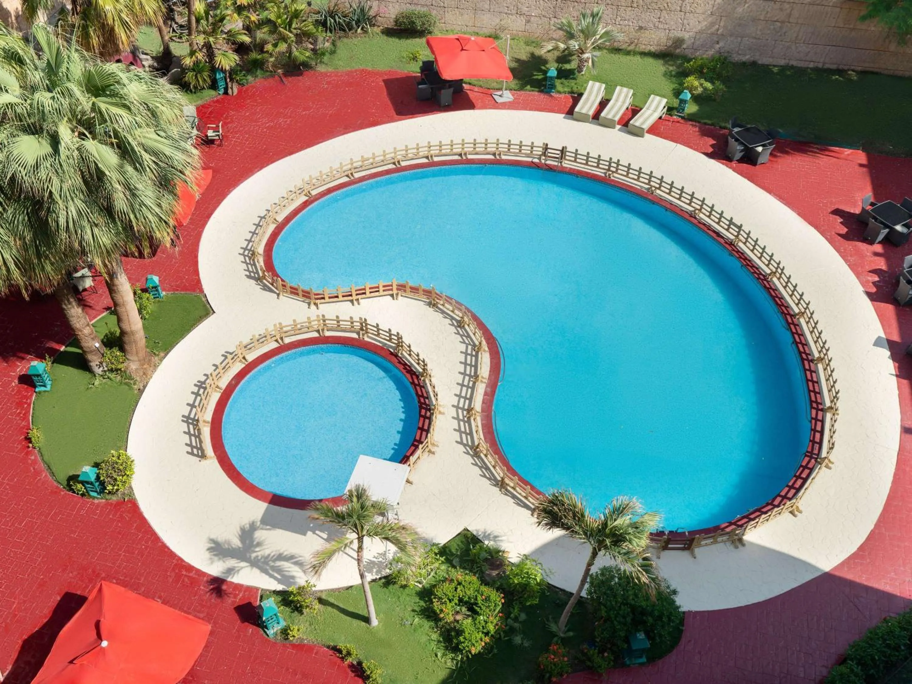 Pool view in Mövenpick Hotel Jeddah