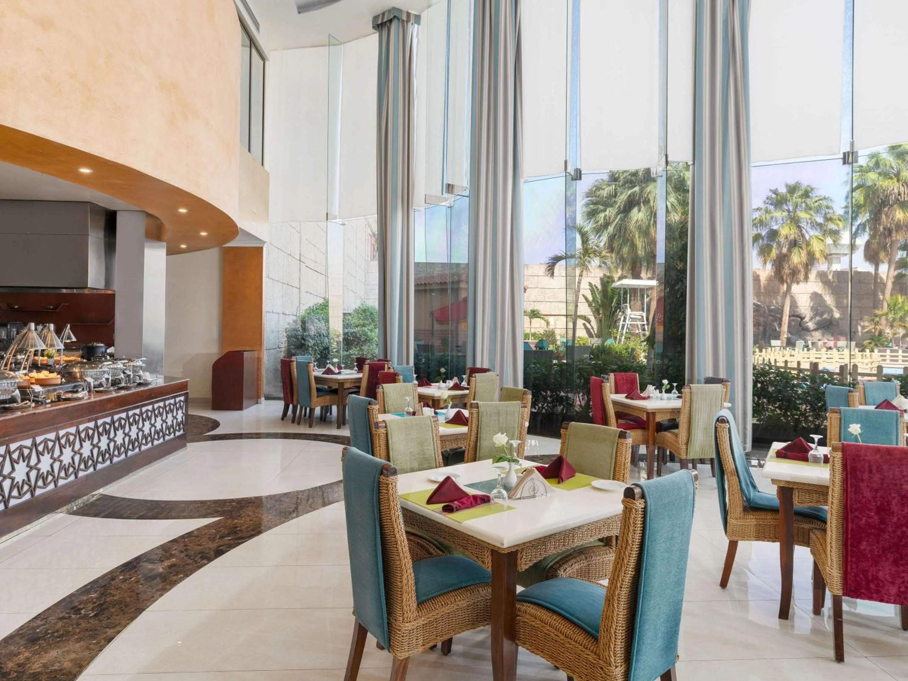 Restaurant/places to eat in Mövenpick Hotel Jeddah