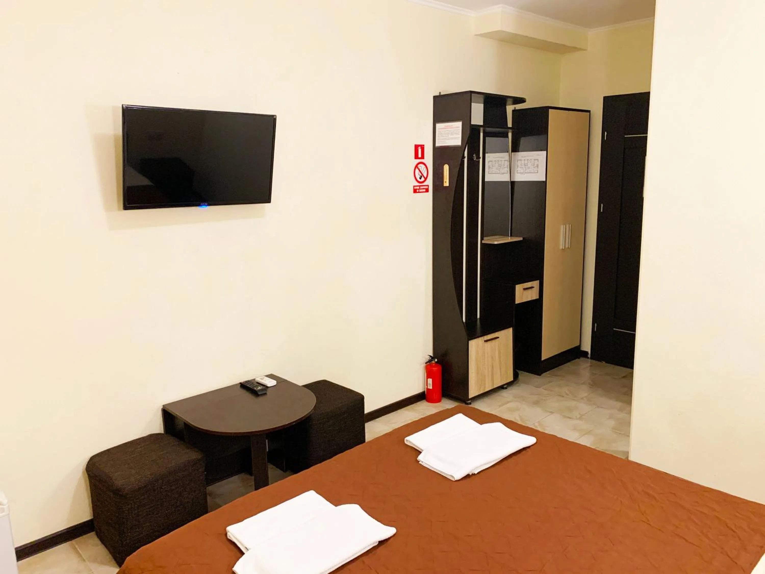 Photo of the whole room, Bed in Breeze Hotel