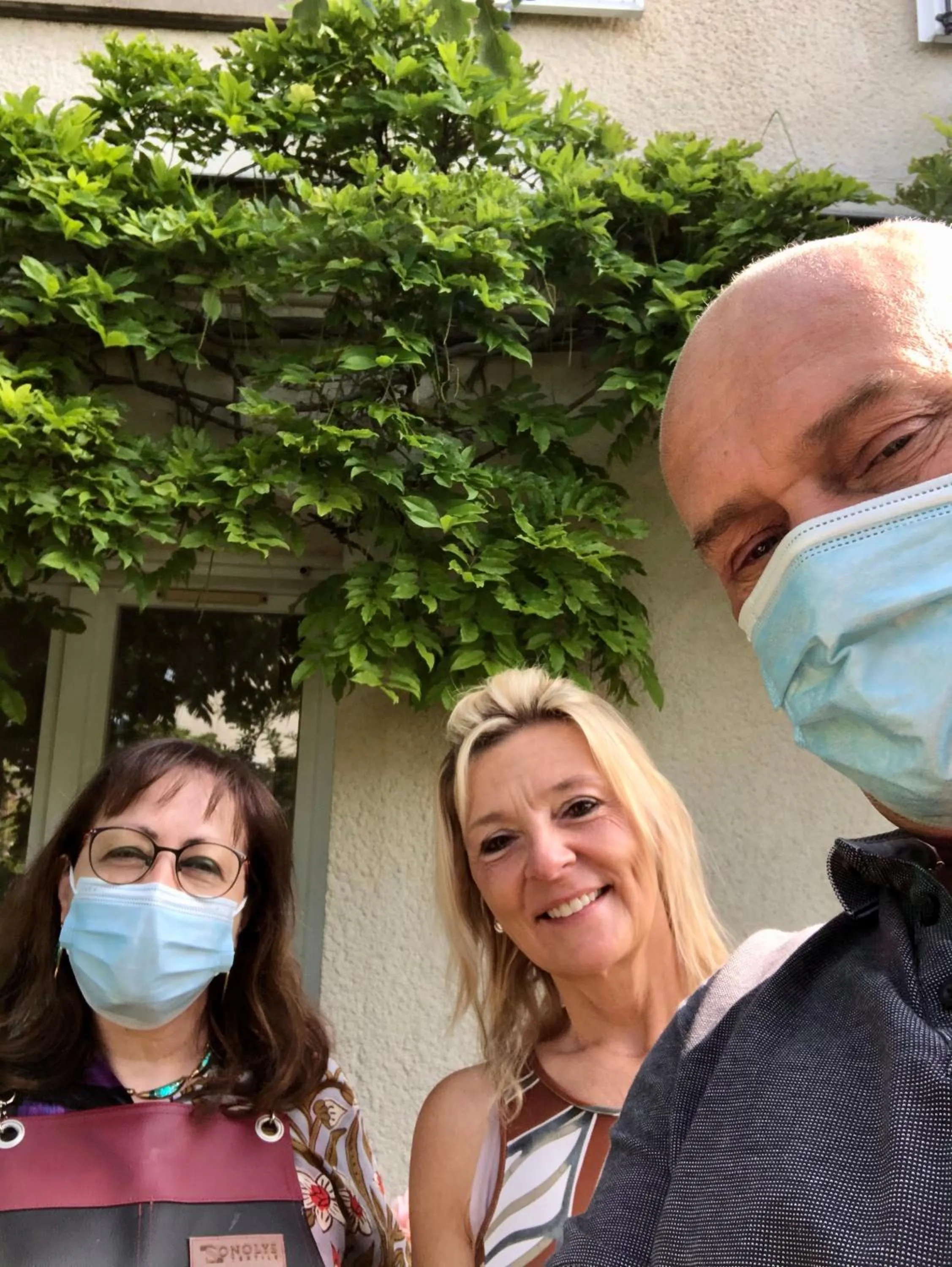 Facade/entrance in Les Suites Champenoises