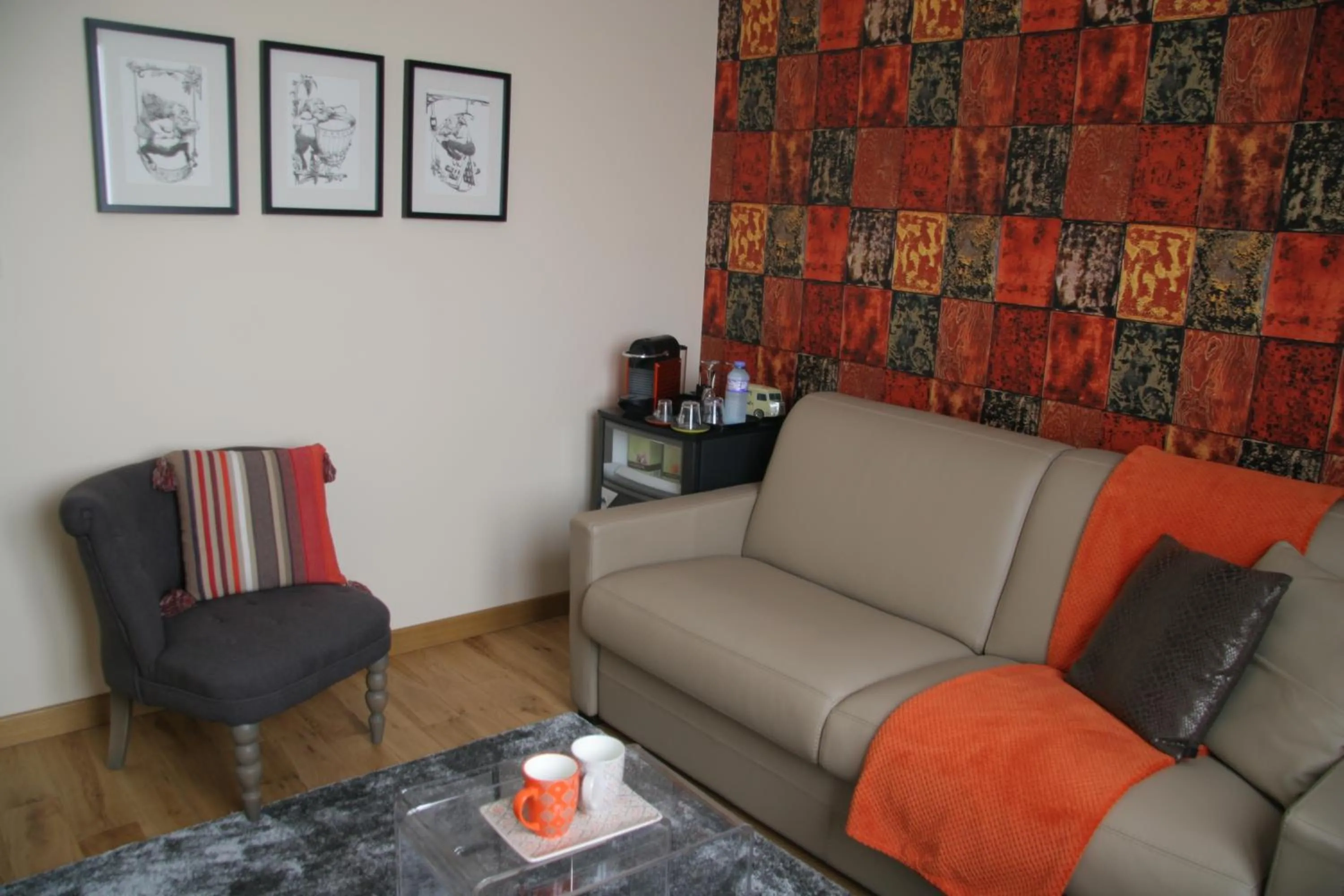 Decorative detail in Les Suites Champenoises