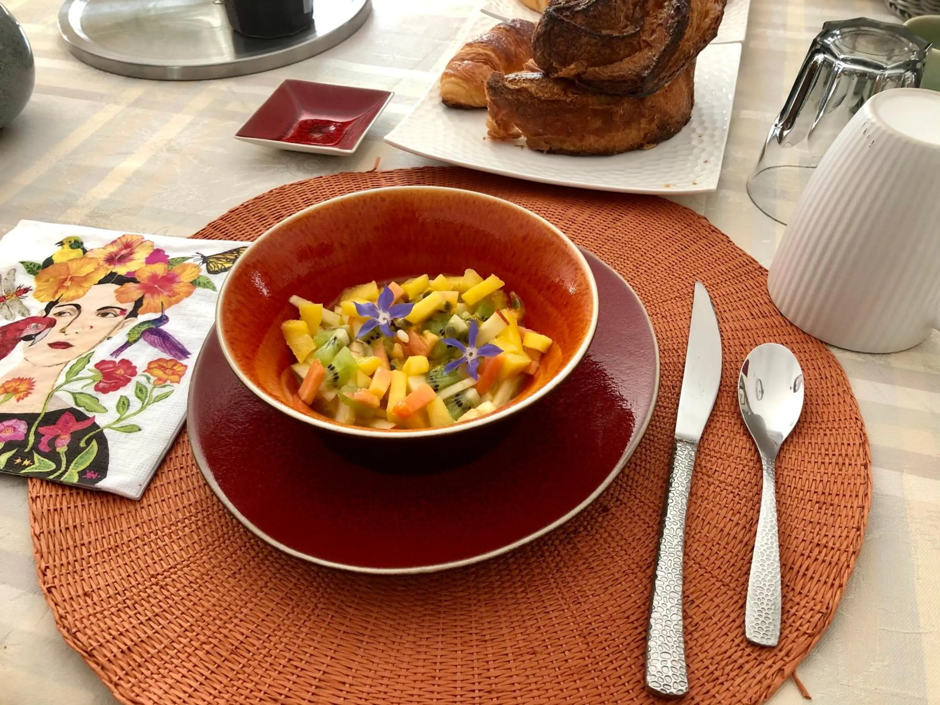 Restaurant/places to eat in Les Suites Champenoises