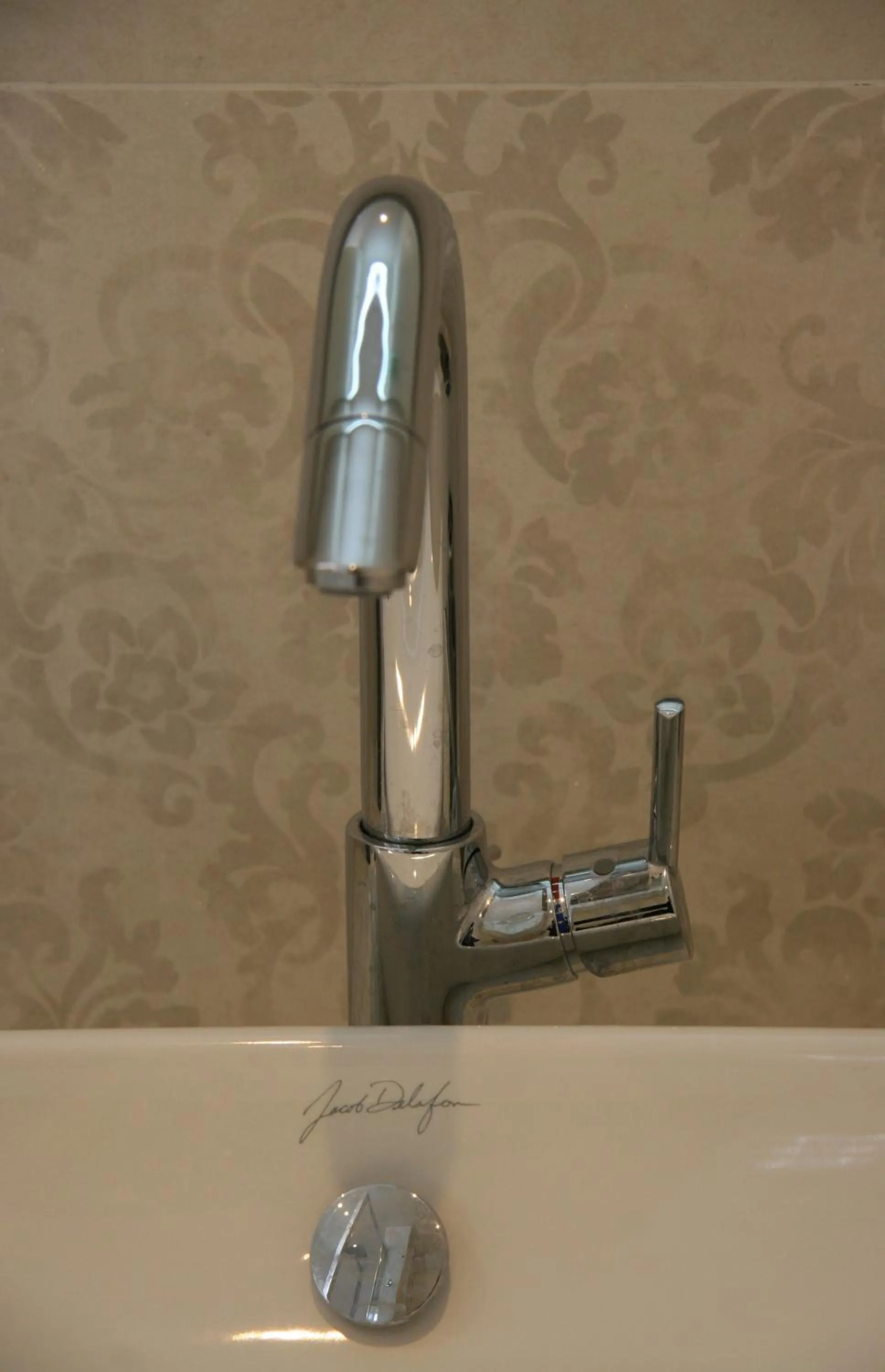 Bathroom in Les Suites Champenoises